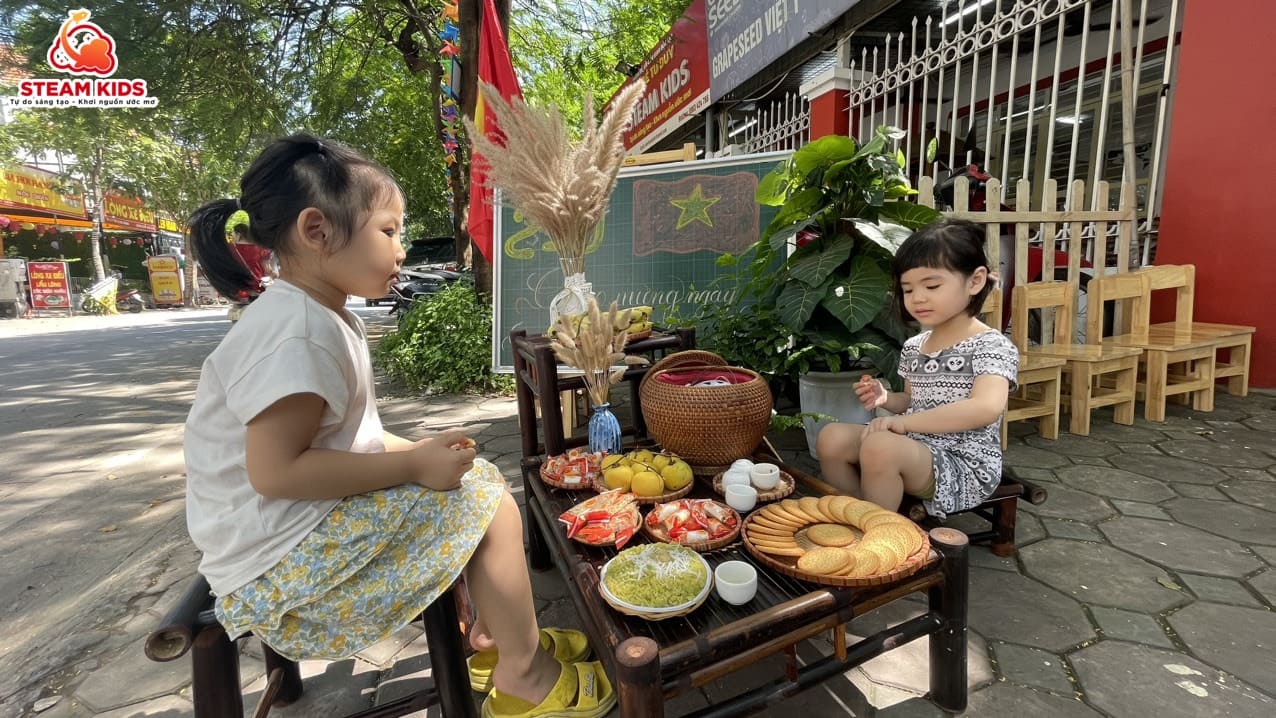 BÉ TRẢI NGHIỆM, CẢM NHẬN VỀ MÙA THU BÉ TRẢI NGHIỆM, CẢM NHẬN VỀ MÙA THU - Trường Mầm Non STEAM KIDS