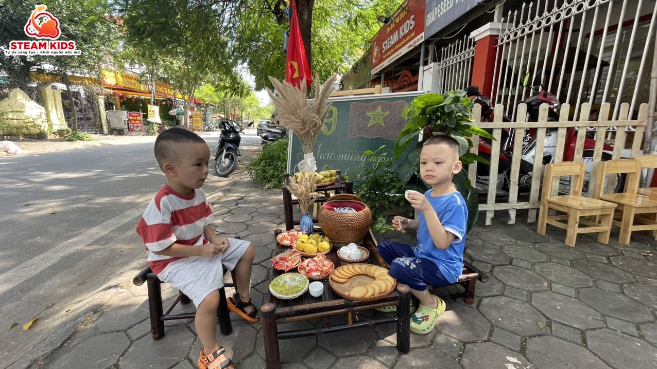 BÉ TRẢI NGHIỆM, CẢM NHẬN VỀ MÙA THU BÉ TRẢI NGHIỆM, CẢM NHẬN VỀ MÙA THU - Trường Mầm Non STEAM KIDS