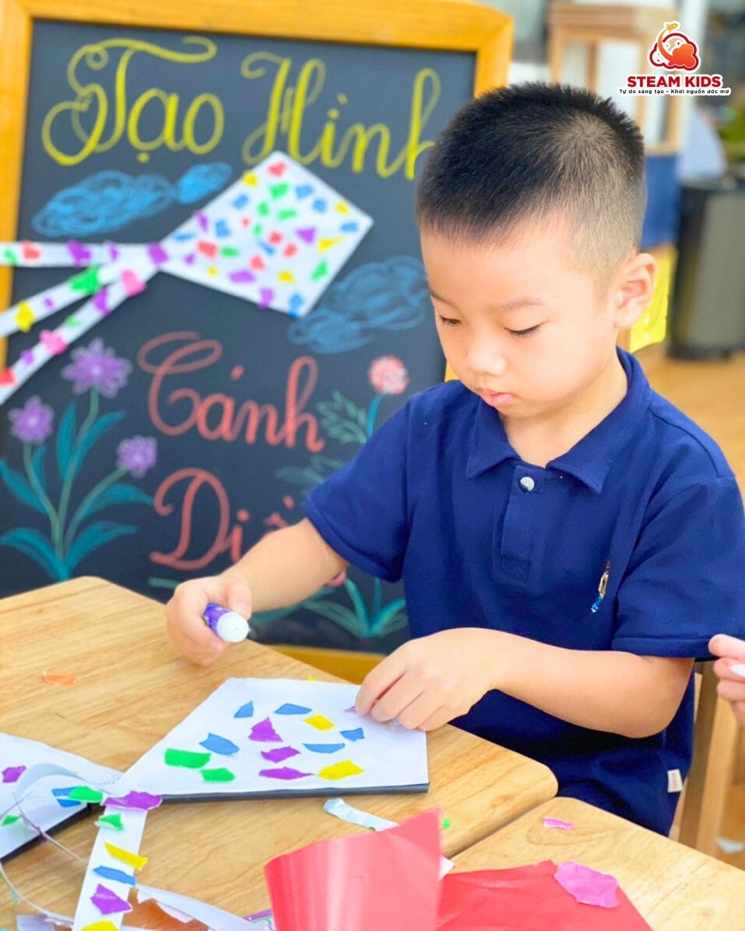 TẠO HÌNH SÁNG TẠO: LÀM CÁNH DIỀU LỚP STEAM 16 TẠO HÌNH SÁNG TẠO: LÀM CÁNH DIỀU LỚP STEAM 16 - Trường Mầm Non STEAM KIDS