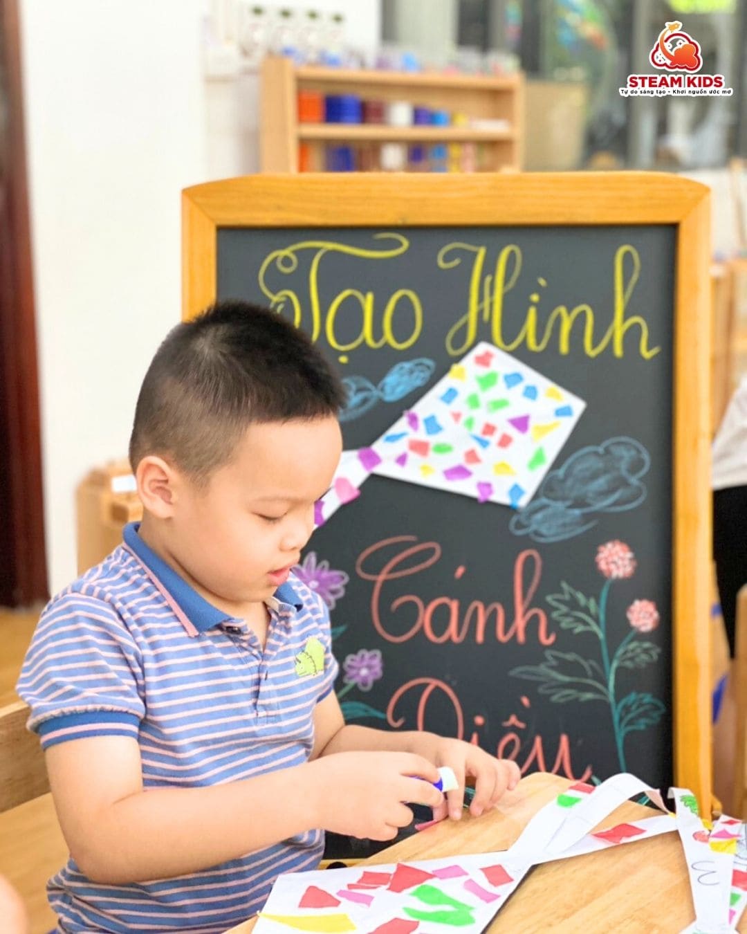 TẠO HÌNH SÁNG TẠO: LÀM CÁNH DIỀU LỚP STEAM 16 TẠO HÌNH SÁNG TẠO: LÀM CÁNH DIỀU LỚP STEAM 16 - Trường Mầm Non STEAM KIDS