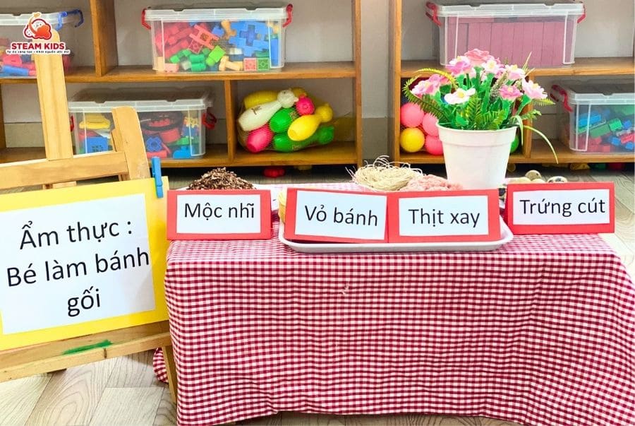 COOKING ẨM THỰC: BÉ LÀM BÁNH GỐI COOKING ẨM THỰC: BÉ LÀM BÁNH GỐI - Trường Mầm Non STEAM KIDS