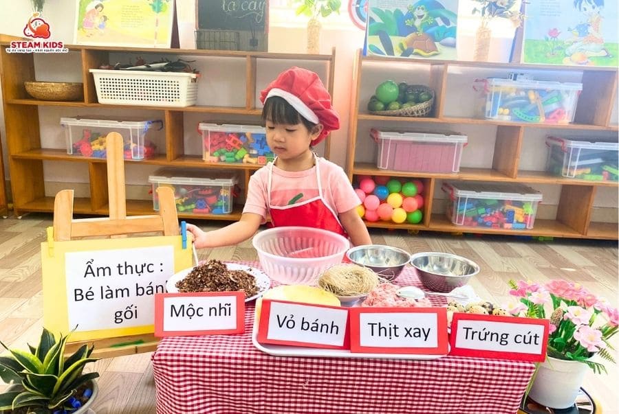 COOKING ẨM THỰC: BÉ LÀM BÁNH GỐI COOKING ẨM THỰC: BÉ LÀM BÁNH GỐI - Trường Mầm Non STEAM KIDS