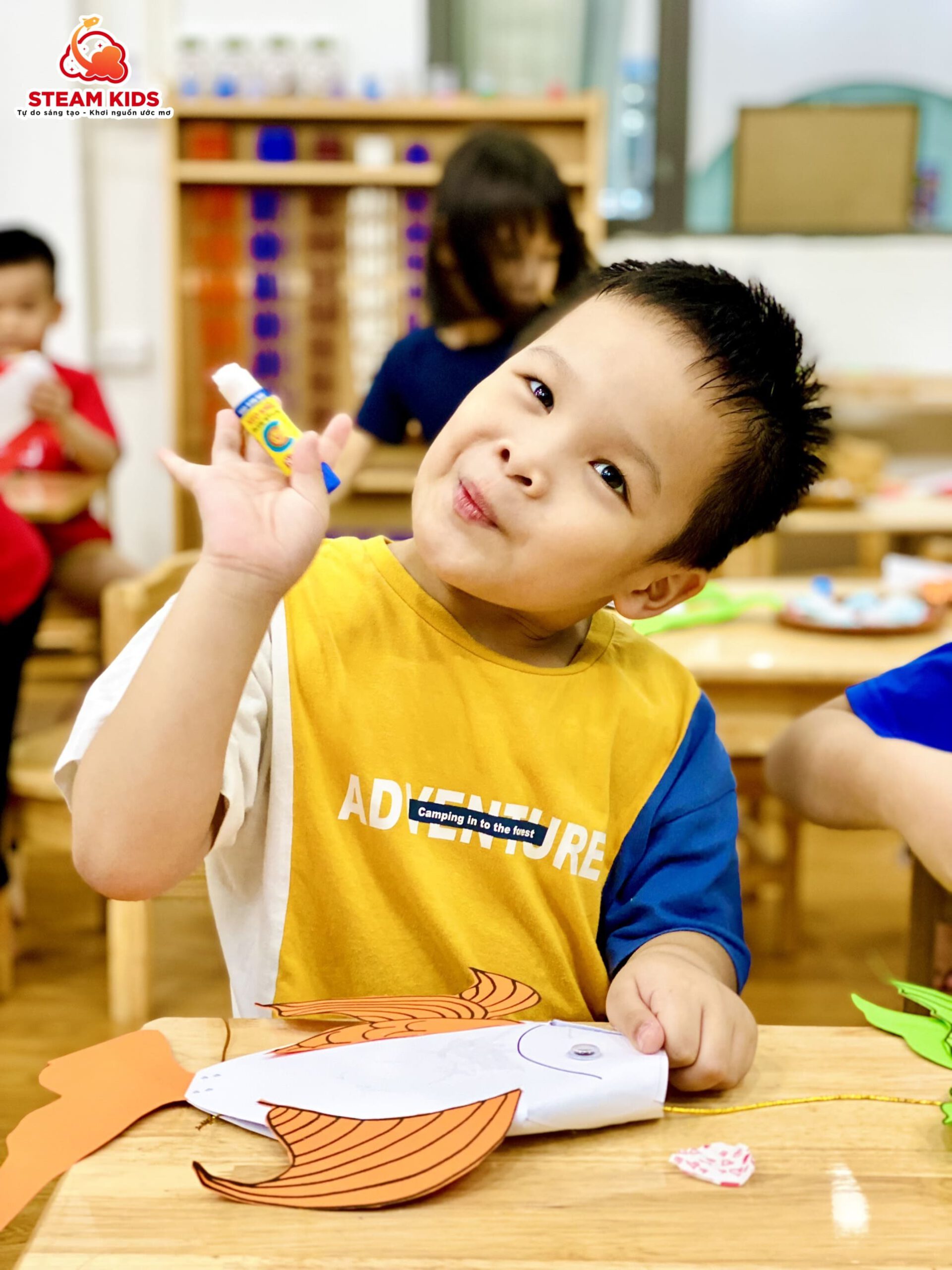 TẠO HÌNH: ĐÈN LỒNG CÁ CHÉP TẠO HÌNH: ĐÈN LỒNG CÁ CHÉP - Trường Mầm Non STEAM KIDS