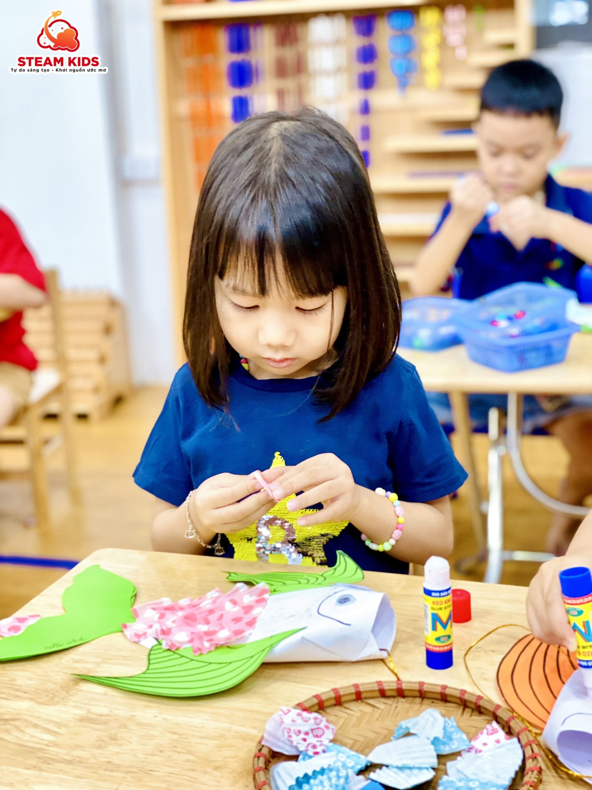 TẠO HÌNH: ĐÈN LỒNG CÁ CHÉP TẠO HÌNH: ĐÈN LỒNG CÁ CHÉP - Trường Mầm Non STEAM KIDS