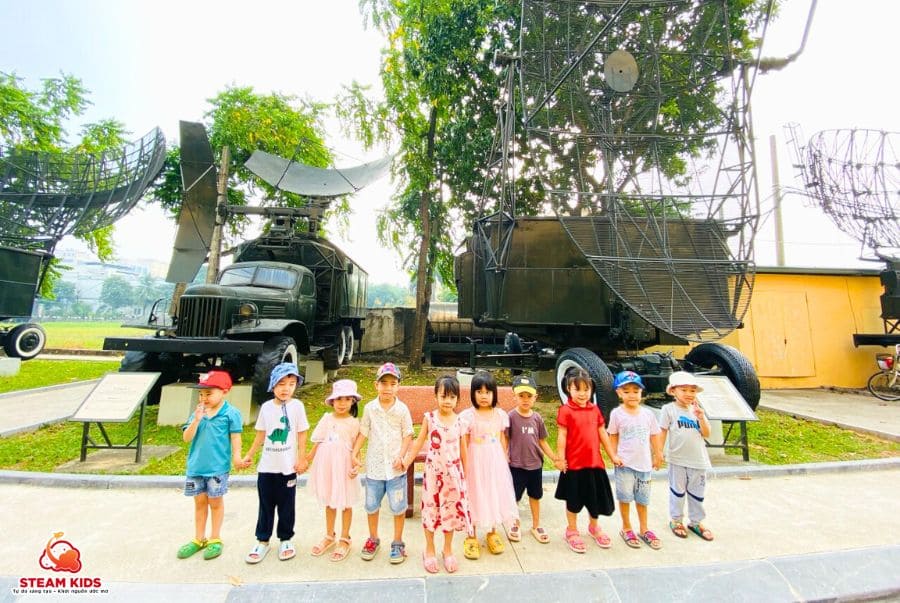 HOẠT ĐỘNG TRẢI NGHIỆM: THAM QUAN BẢO TÀNG PHÒNG KHÔNG - KHÔNG QUÂN HOẠT ĐỘNG TRẢI NGHIỆM: THAM QUAN BẢO TÀNG PHÒNG KHÔNG - KHÔNG QUÂN - Trường Mầm Non STEAM KIDS