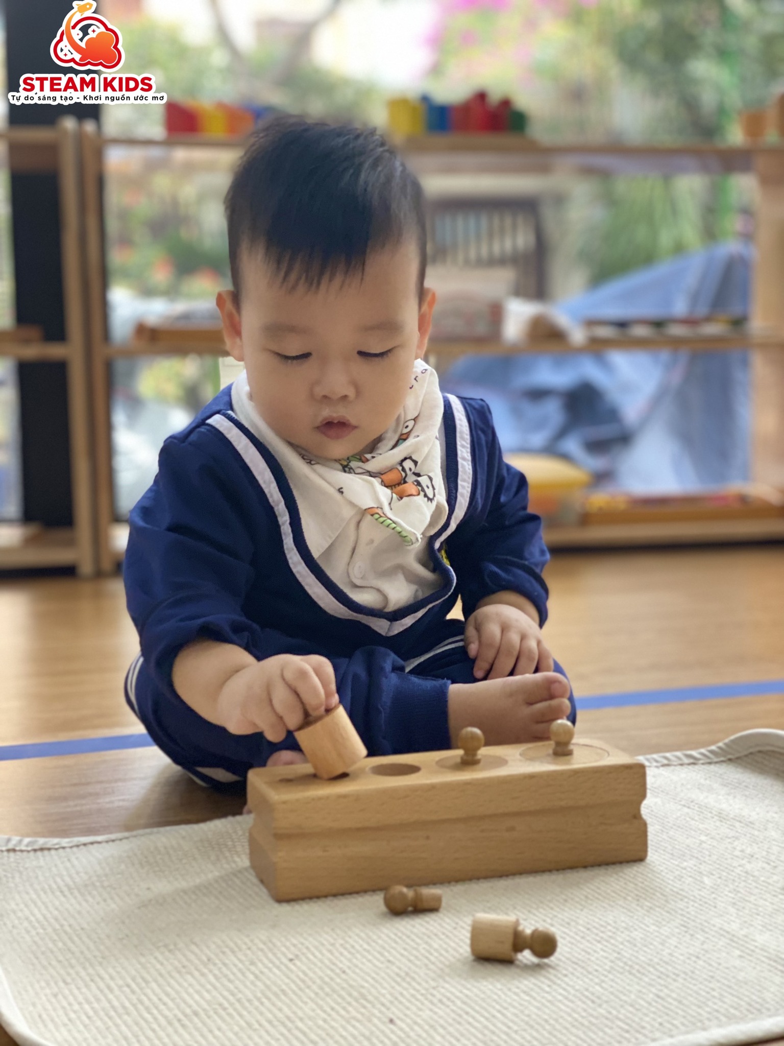 HOẠT ĐỘNG MONTESSORI HOẠT ĐỘNG MONTESSORI - Trường Mầm Non STEAM KIDS