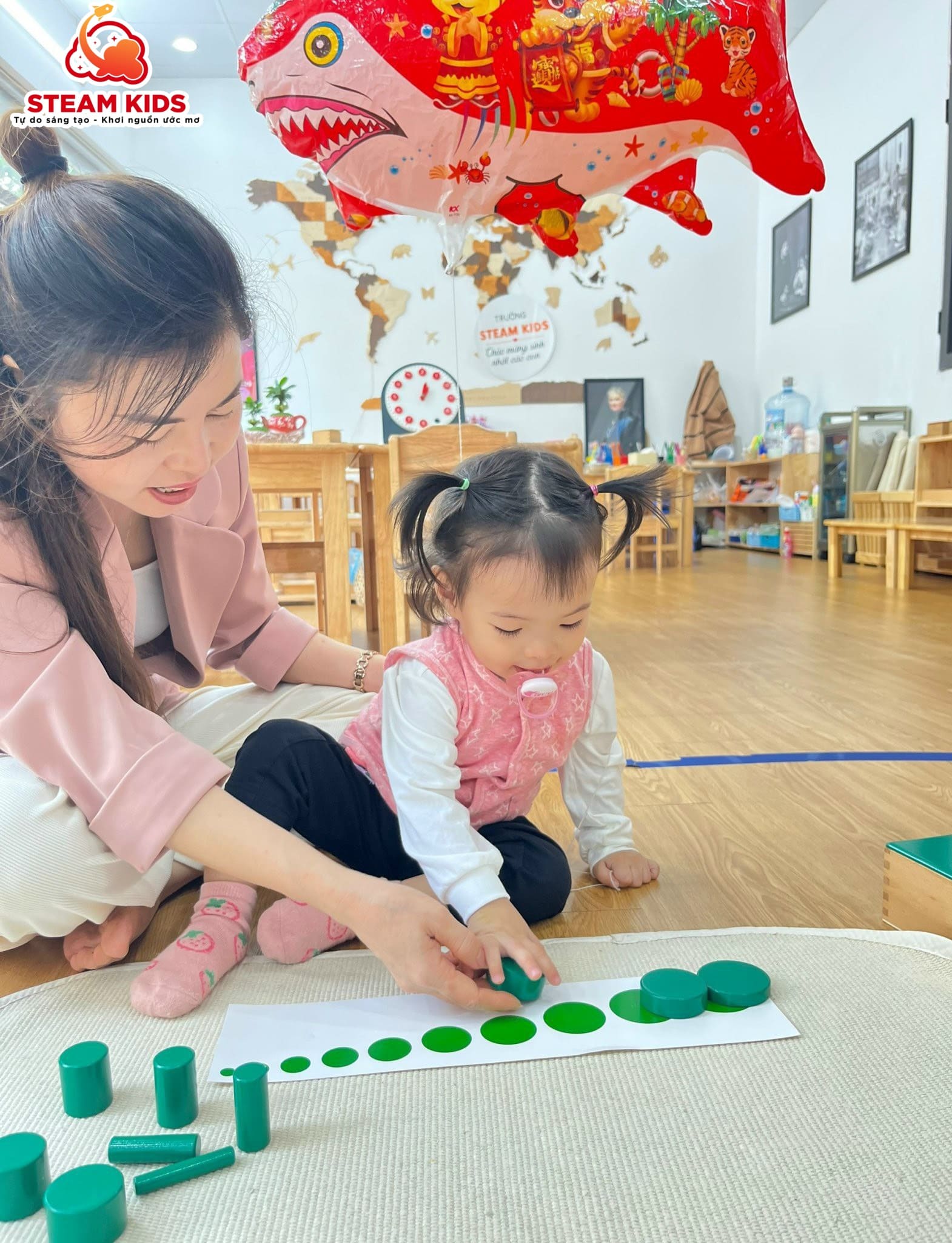 HOẠT ĐỘNG MONTESSORI HOẠT ĐỘNG MONTESSORI - Trường Mầm Non STEAM KIDS