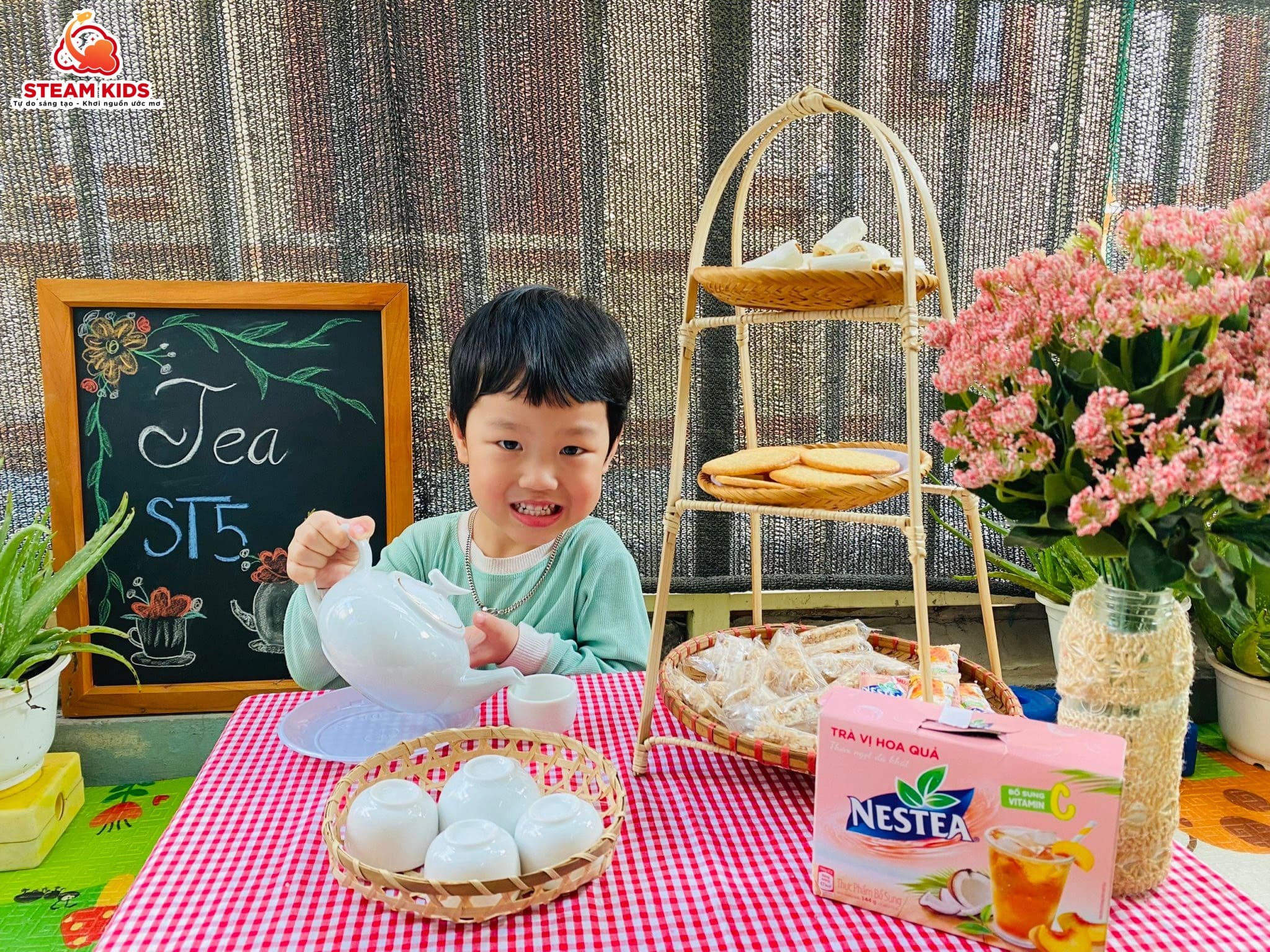 THƯỞNG THỨC TRÀ CHIỀU THƯỞNG THỨC TRÀ CHIỀU - Trường Mầm Non STEAM KIDS