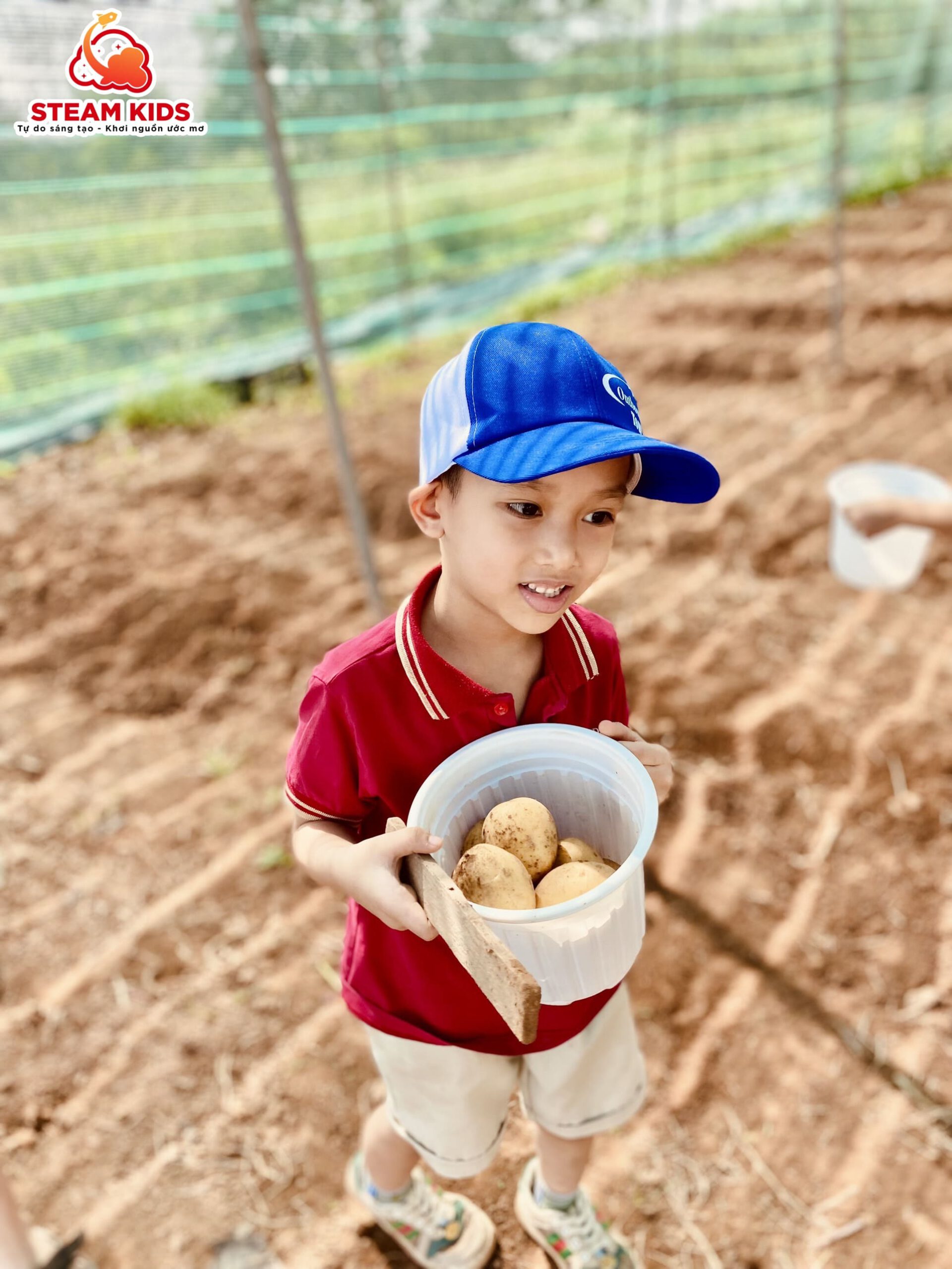 MỘT NGÀY TRẢI NGHIỆM LÀM BÁC NÔNG DÂN MỘT NGÀY TRẢI NGHIỆM LÀM BÁC NÔNG DÂN - Trường Mầm Non STEAM KIDS