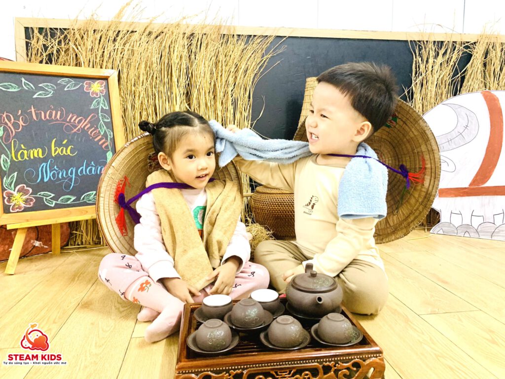 BÉ TRẢI NGHIỆM LÀM BÁC NÔNG DÂN BÉ TRẢI NGHIỆM LÀM BÁC NÔNG DÂN - Trường Mầm Non STEAM KIDS
