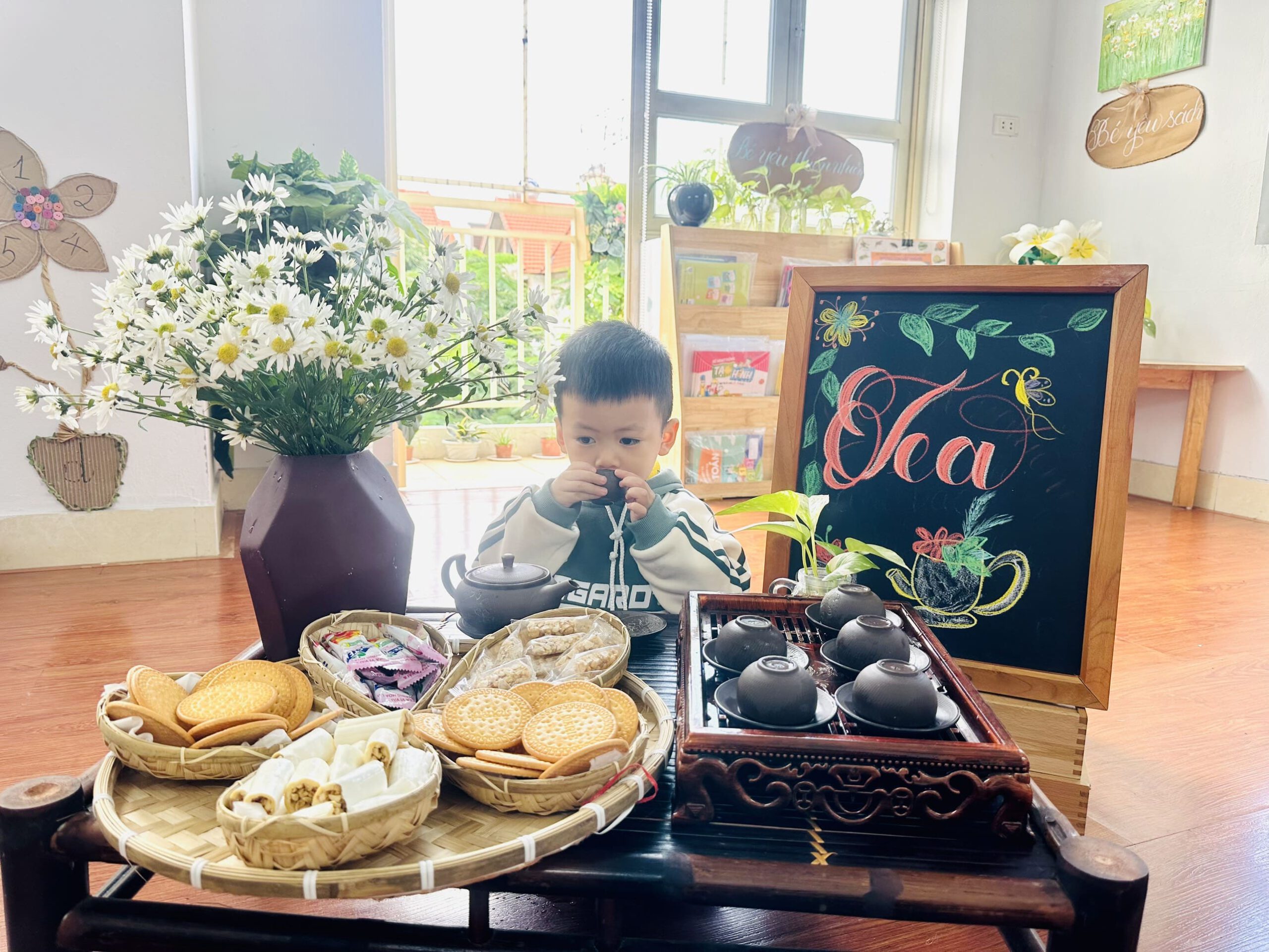 HOẠT ĐỘNG TRẢI NGHIỆM: THƯỞNG THỨC TRÀ CHIỀU - Trường Mầm Non STEAM KIDS