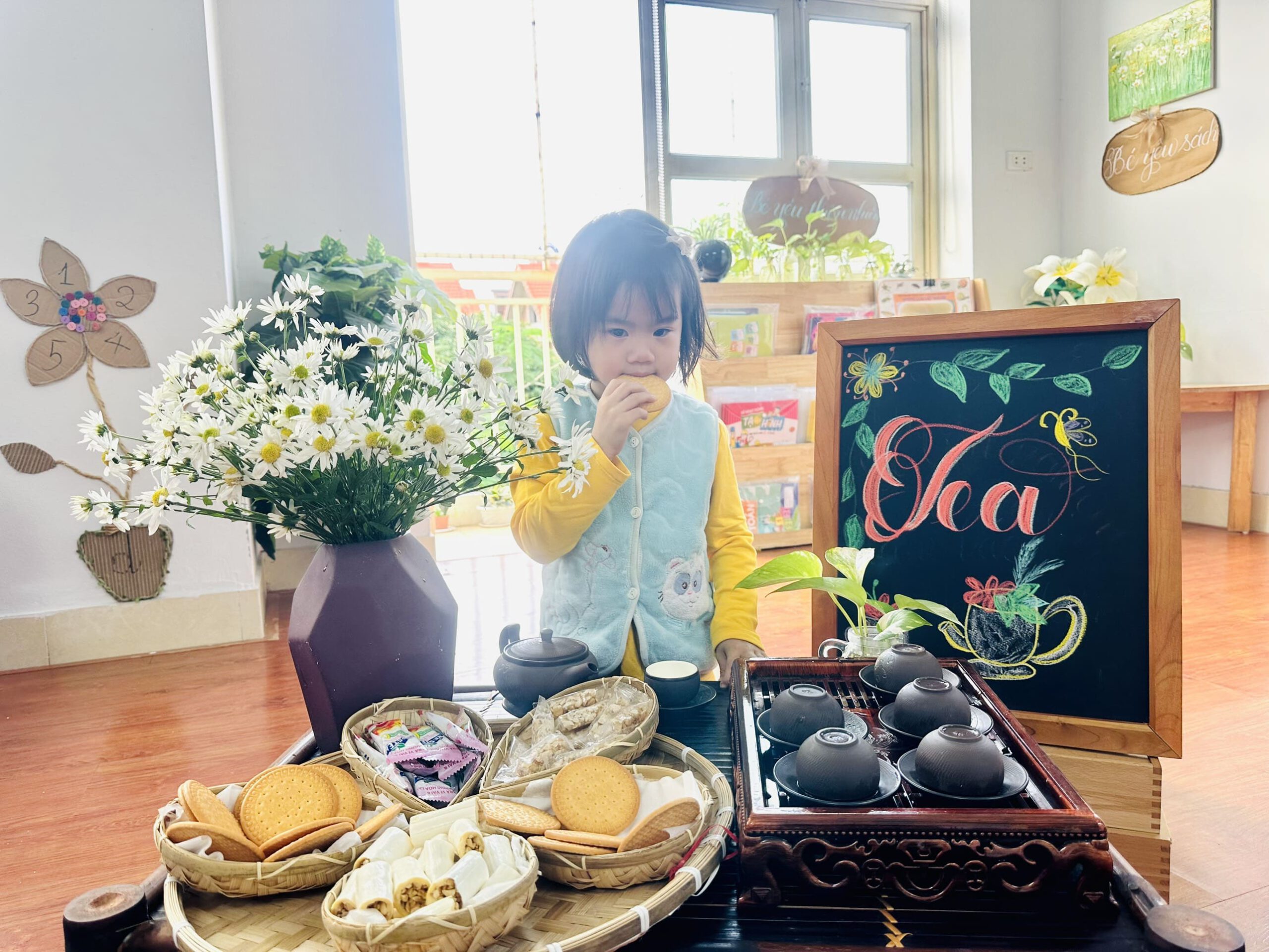 HOẠT ĐỘNG TRẢI NGHIỆM: THƯỞNG THỨC TRÀ CHIỀU - Trường Mầm Non STEAM KIDS