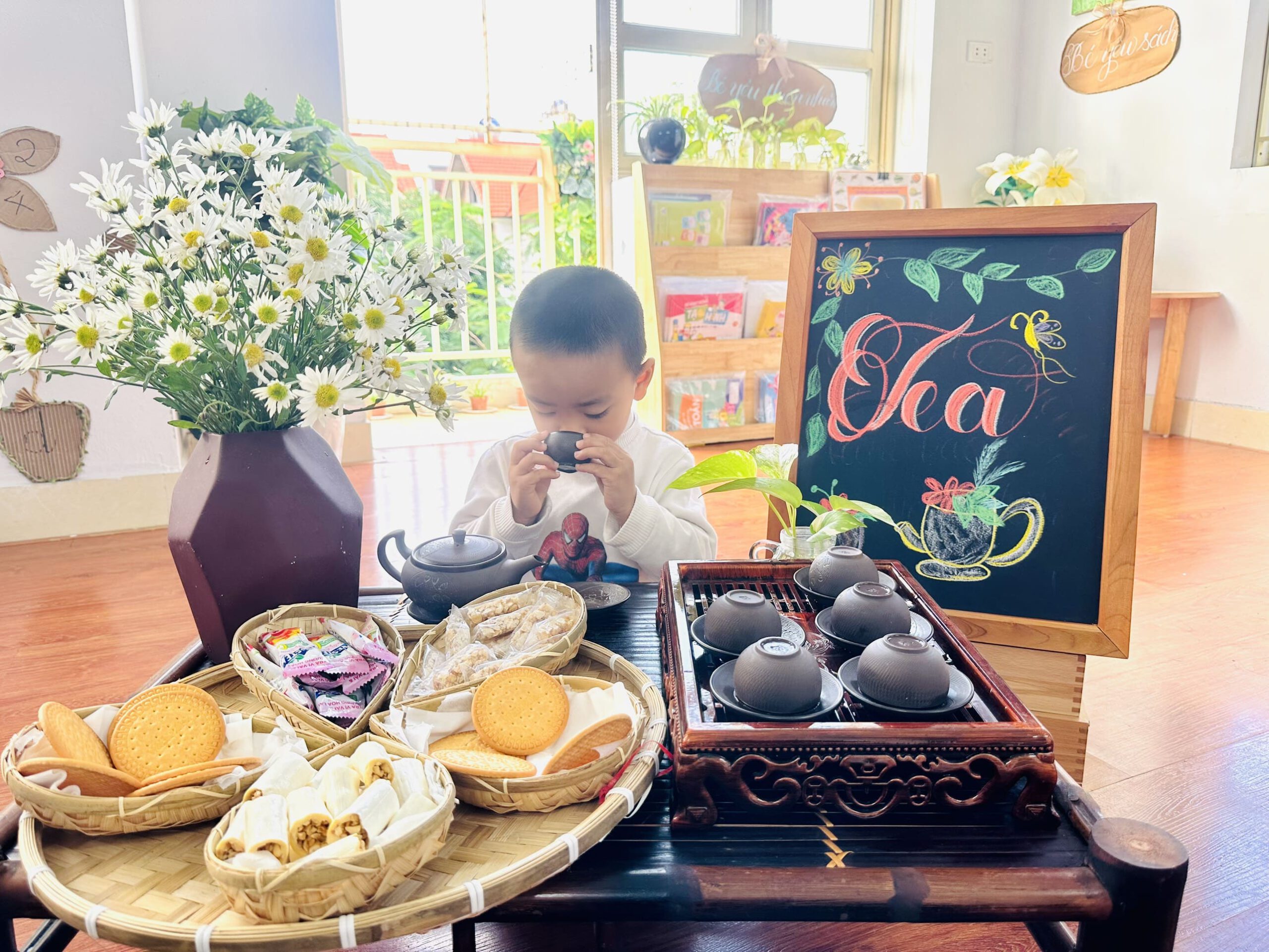 HOẠT ĐỘNG TRẢI NGHIỆM: THƯỞNG THỨC TRÀ CHIỀU - Trường Mầm Non STEAM KIDS