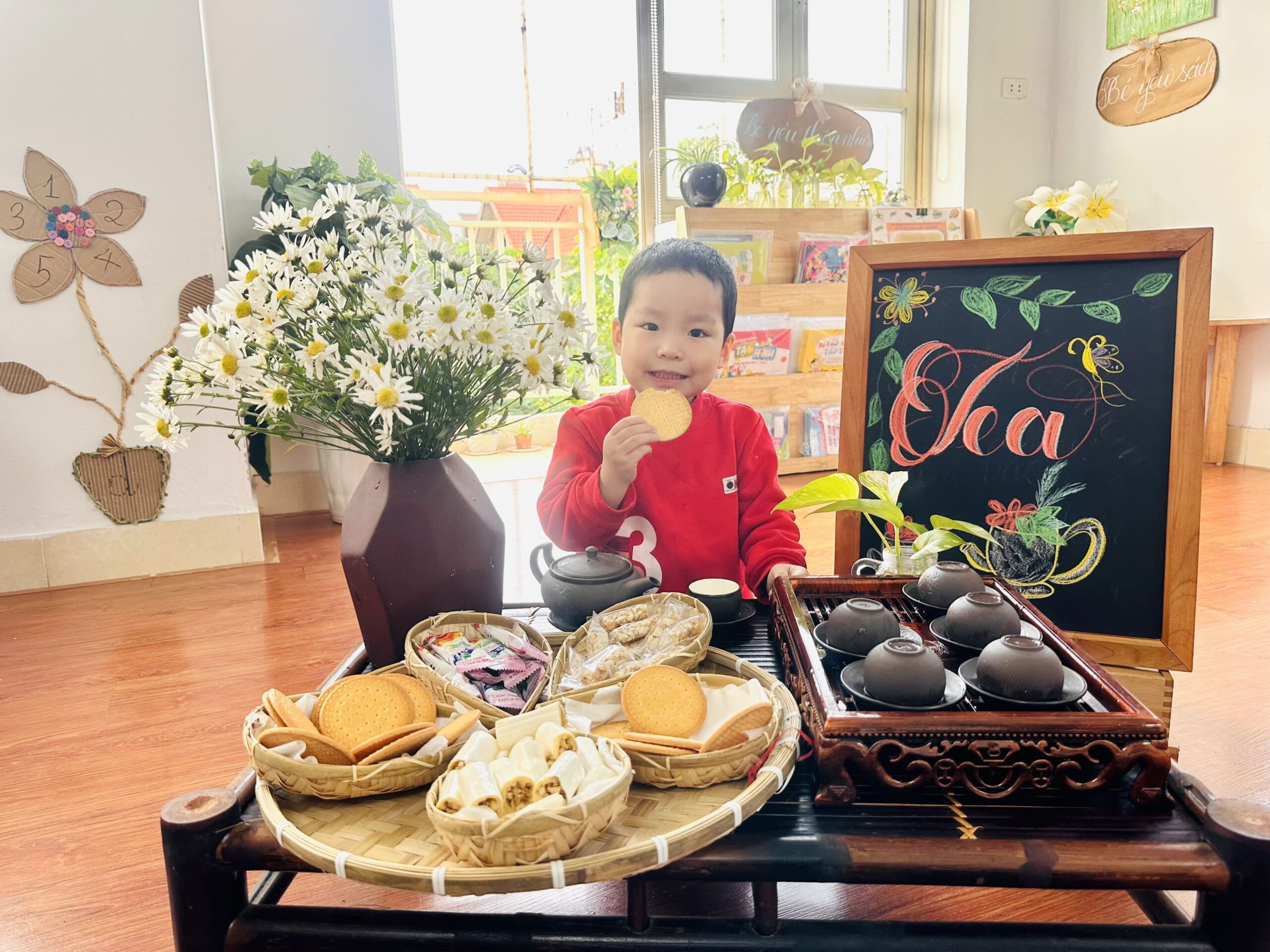 HOẠT ĐỘNG TRẢI NGHIỆM: THƯỞNG THỨC TRÀ CHIỀU - Trường Mầm Non STEAM KIDS