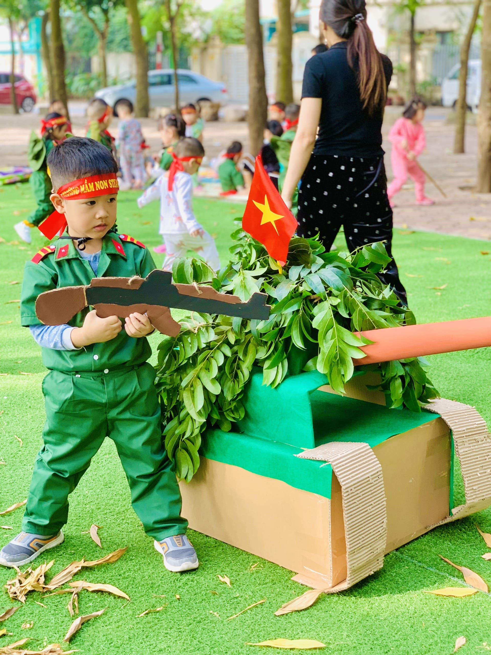 MỘT NGÀY LÀM CHÚ BỘ ĐỘI - Trường Mầm Non STEAM KIDS