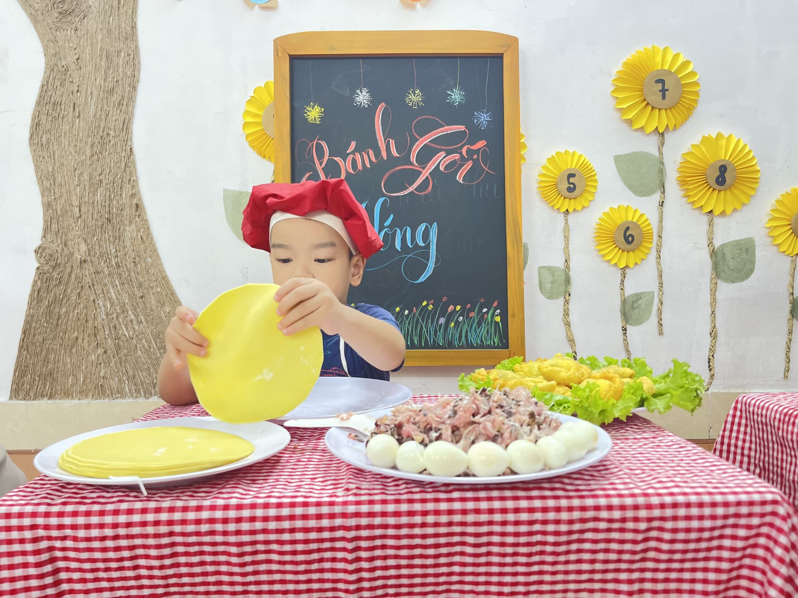 HOẠT ĐỘNG ẨM THỰC: BÁNH GỐI HOẠT ĐỘNG ẨM THỰC: BÁNH GỐI - Trường Mầm Non STEAM KIDS