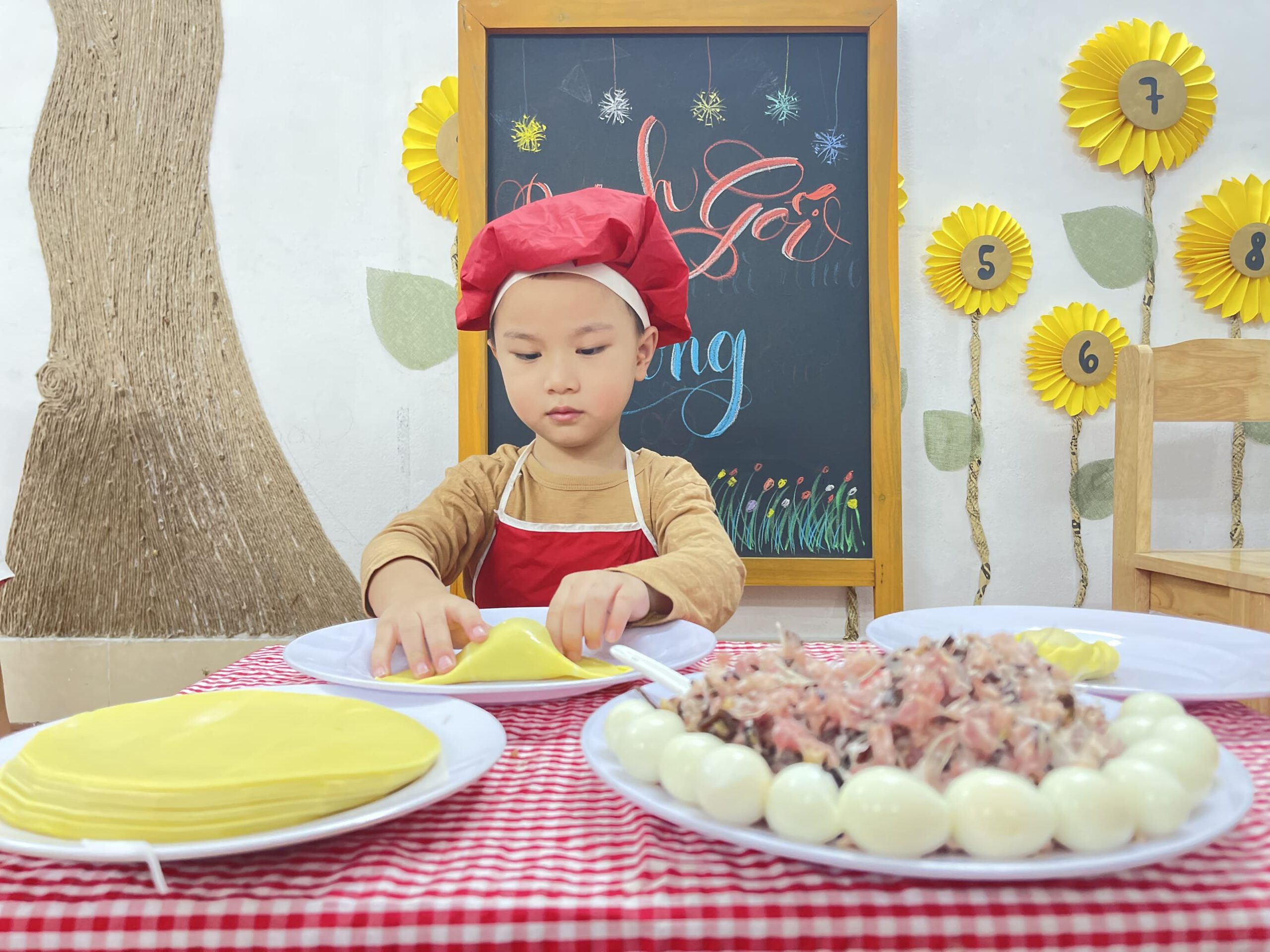 HOẠT ĐỘNG ẨM THỰC: BÁNH GỐI HOẠT ĐỘNG ẨM THỰC: BÁNH GỐI - Trường Mầm Non STEAM KIDS