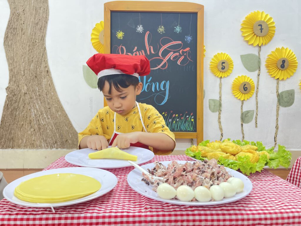 HOẠT ĐỘNG ẨM THỰC: BÁNH GỐI HOẠT ĐỘNG ẨM THỰC: BÁNH GỐI - Trường Mầm Non STEAM KIDS