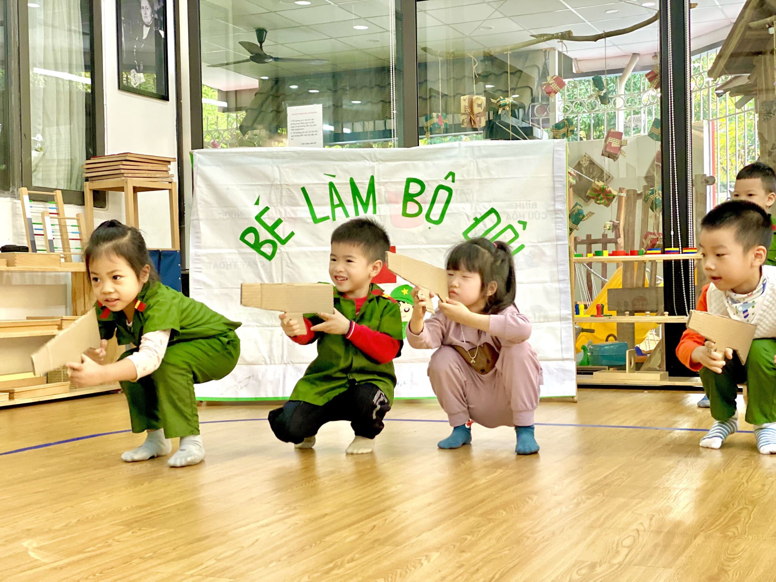 KỸ NĂNG SỐNG: BÉ LÀM CHÚ BỘ ĐỘI KỸ NĂNG SỐNG: BÉ LÀM CHÚ BỘ ĐỘI - Trường Mầm Non STEAM KIDS