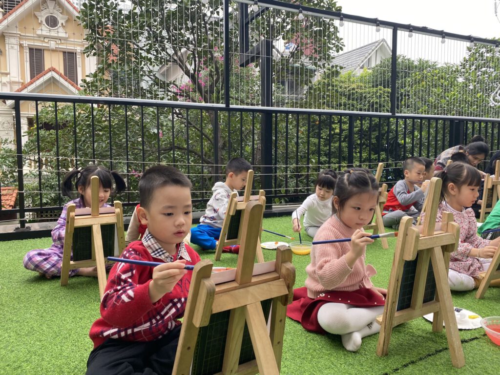 MỸ THUẬT SÁNG TẠO: VẼ PHONG CẢNH MỸ THUẬT SÁNG TẠO: VẼ PHONG CẢNH - Trường Mầm Non STEAM KIDS