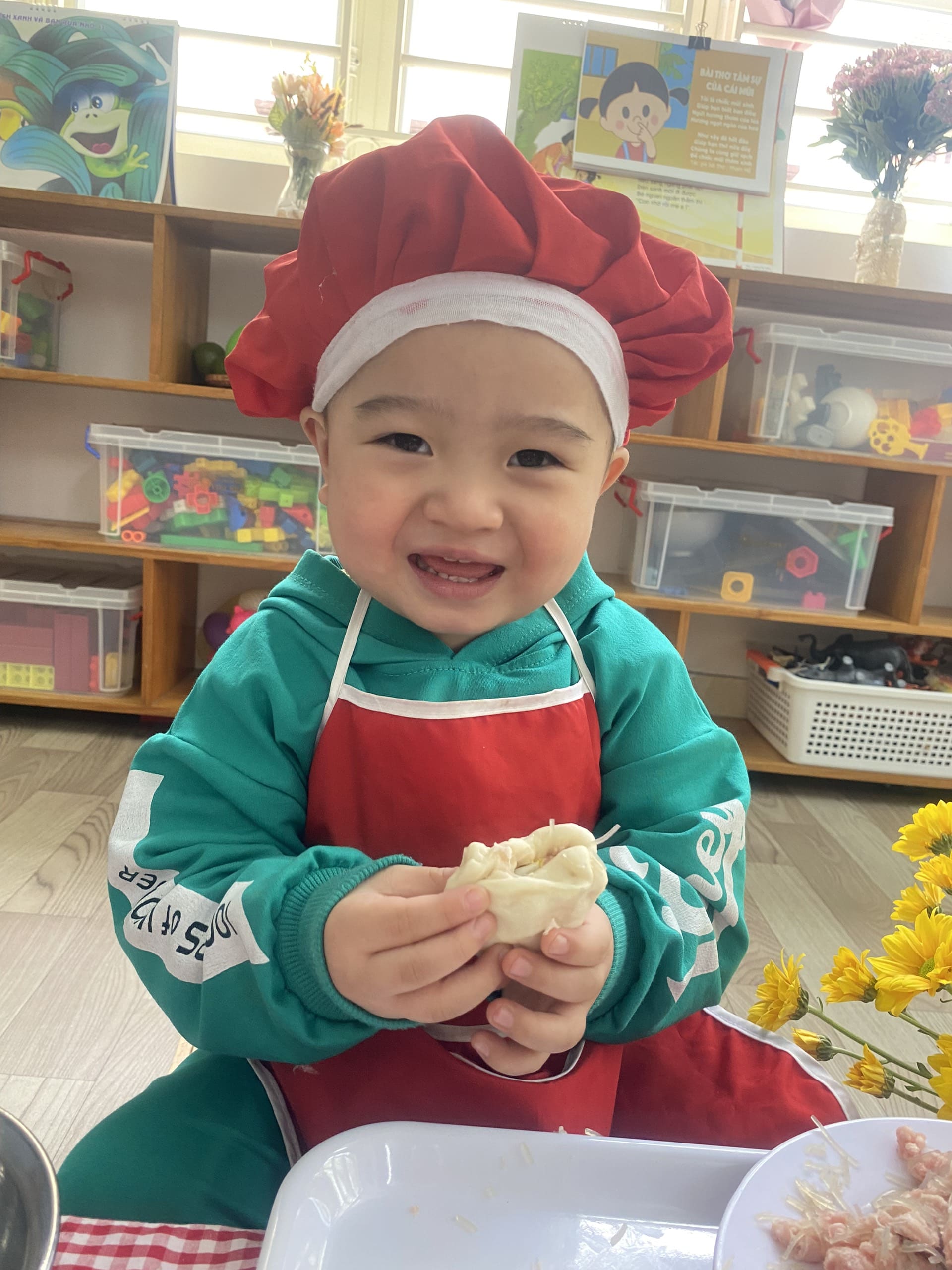 COOKING: BÉ LÀM BÁNH BAO COOKING: BÉ LÀM BÁNH BAO - Trường Mầm Non STEAM KIDS