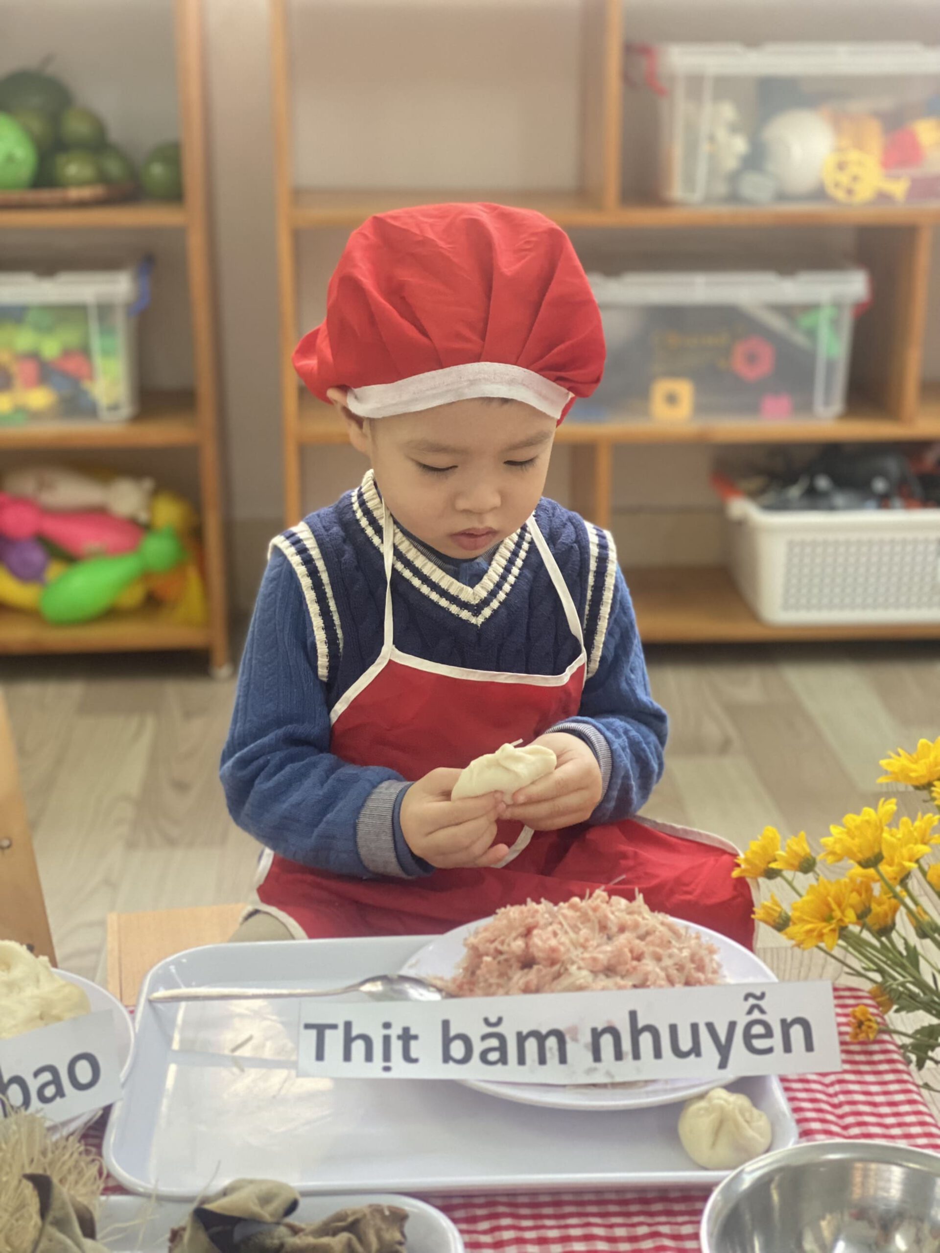 COOKING: BÉ LÀM BÁNH BAO COOKING: BÉ LÀM BÁNH BAO - Trường Mầm Non STEAM KIDS