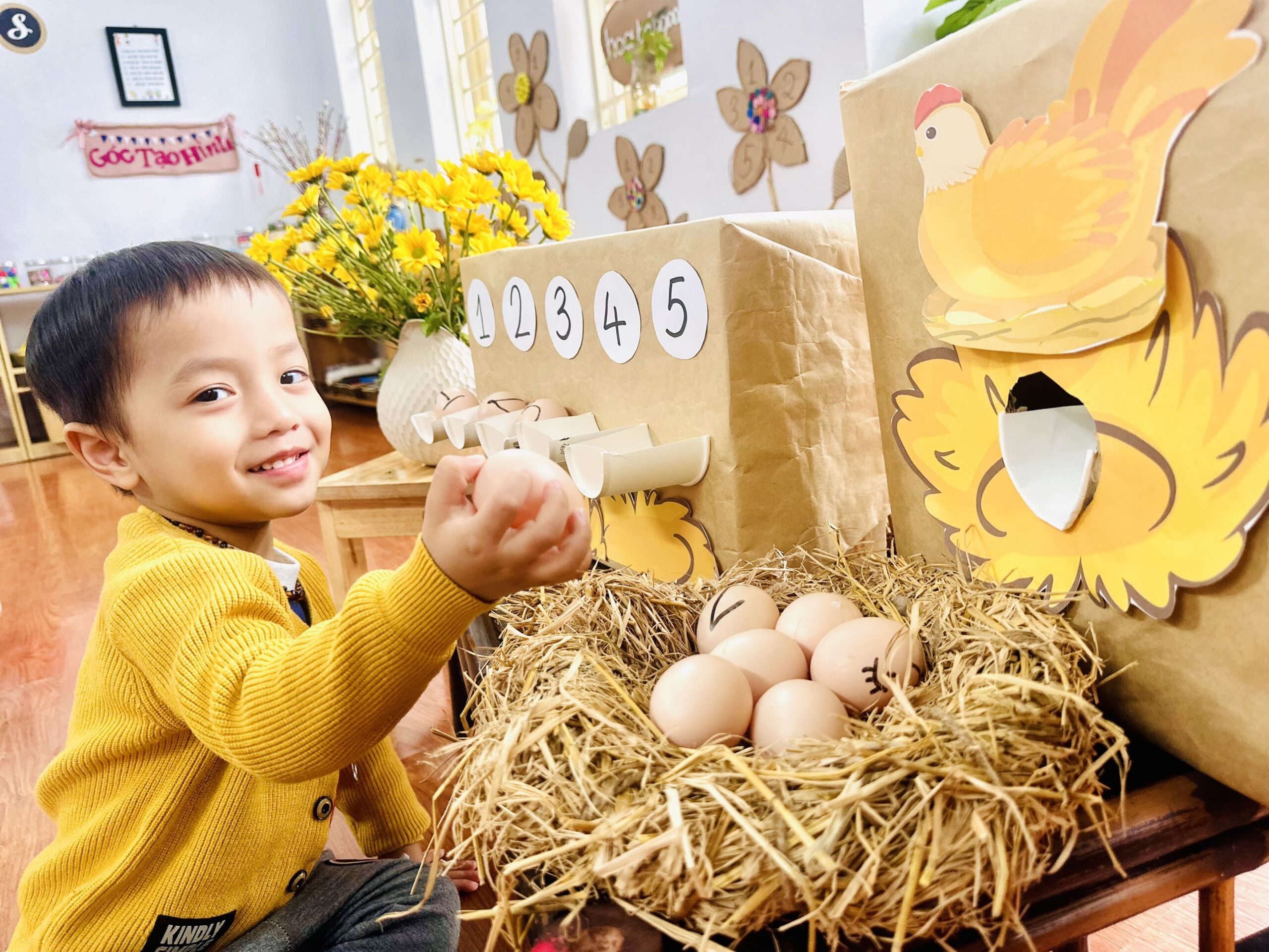 TRẢI NGHIỆM TRÒ CHƠI: GÀ ĐẺ TRỨNG - Trường Mầm Non STEAM KIDS