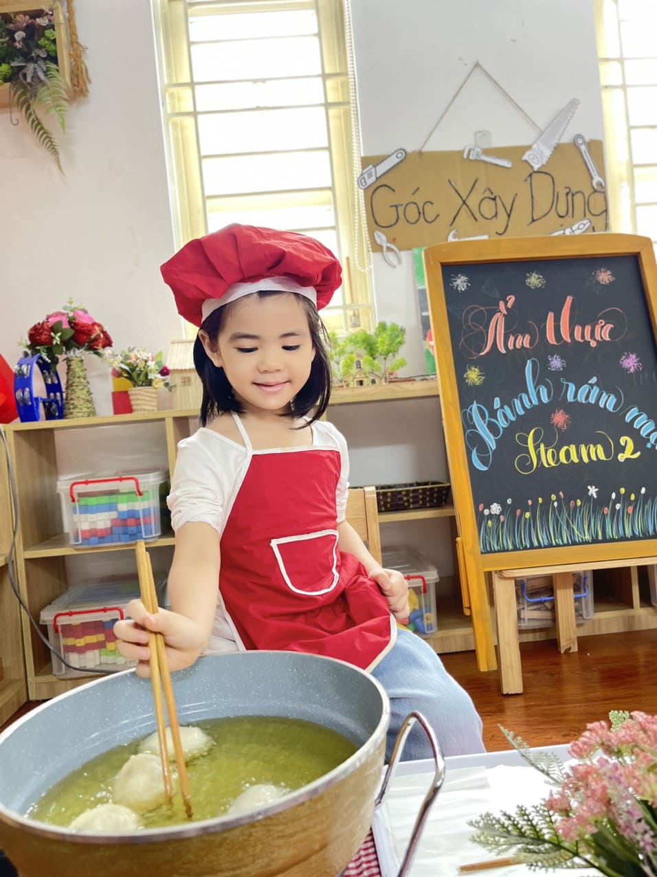 GÓC ẨM THỰC: LÀM BÁNH RÁN MẶN GÓC ẨM THỰC: LÀM BÁNH RÁN MẶN - Trường Mầm Non STEAM KIDS