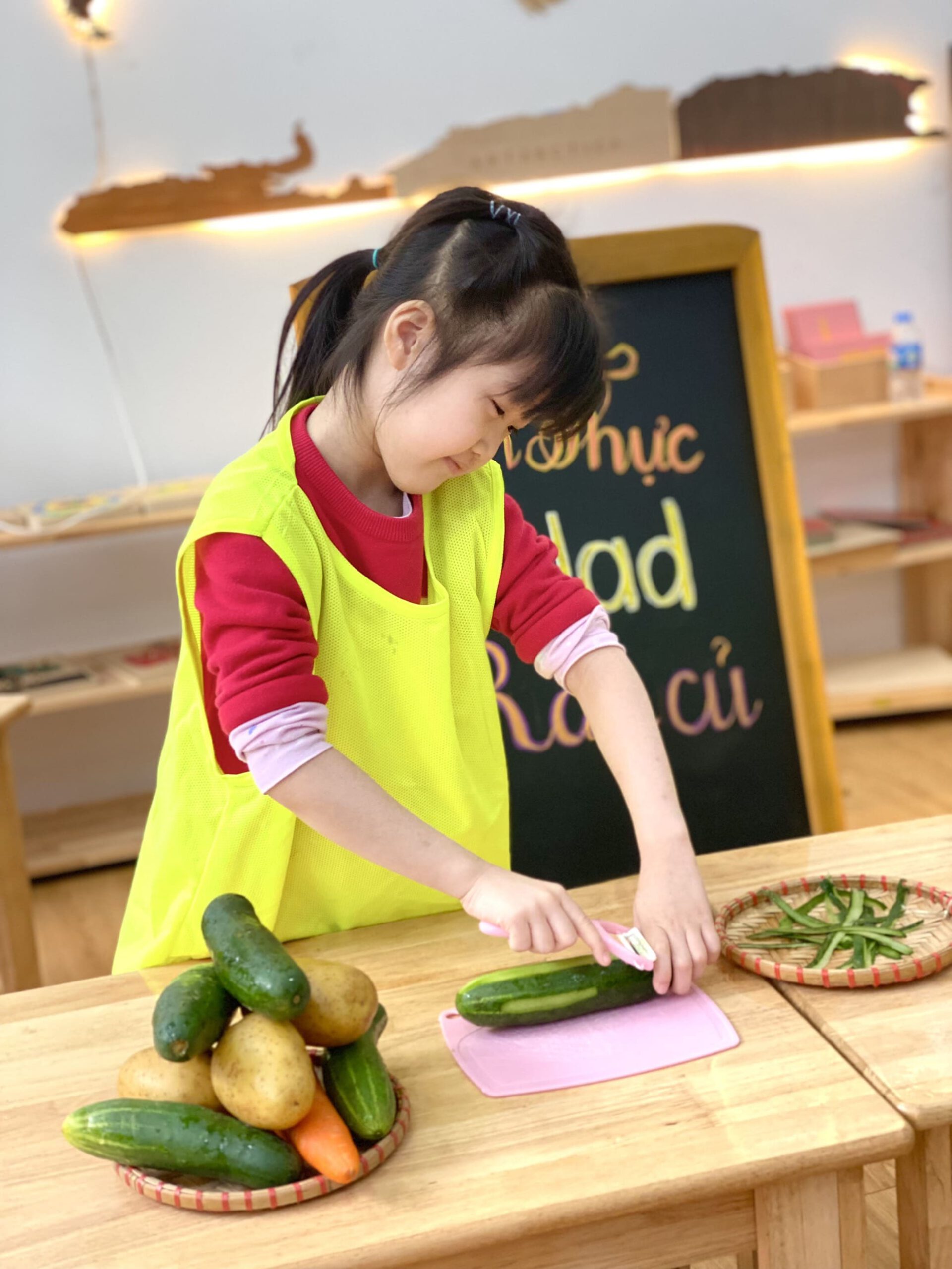 ẨM THỰC: SALAD RAU CỦ - Trường Mầm Non STEAM KIDS