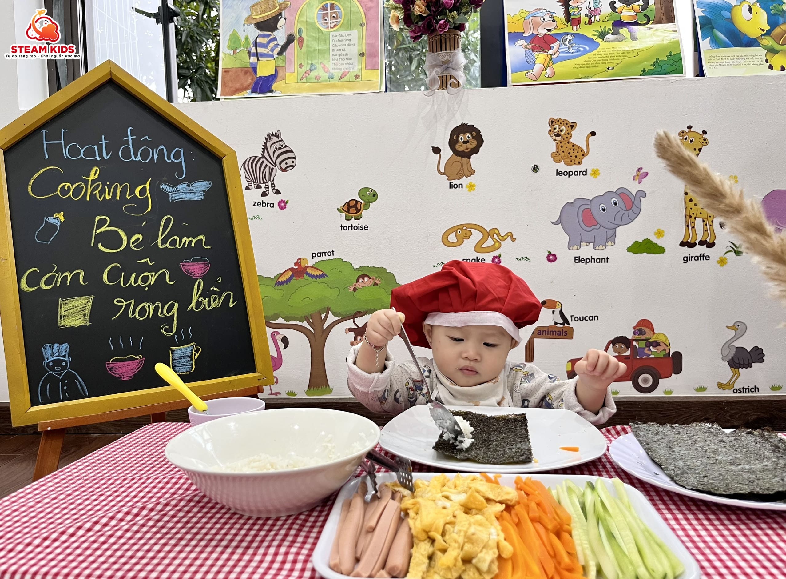 ẨM THỰC: CƠM CUỘN RONG BIỂN ẨM THỰC: CƠM CUỘN RONG BIỂN - Trường Mầm Non STEAM KIDS