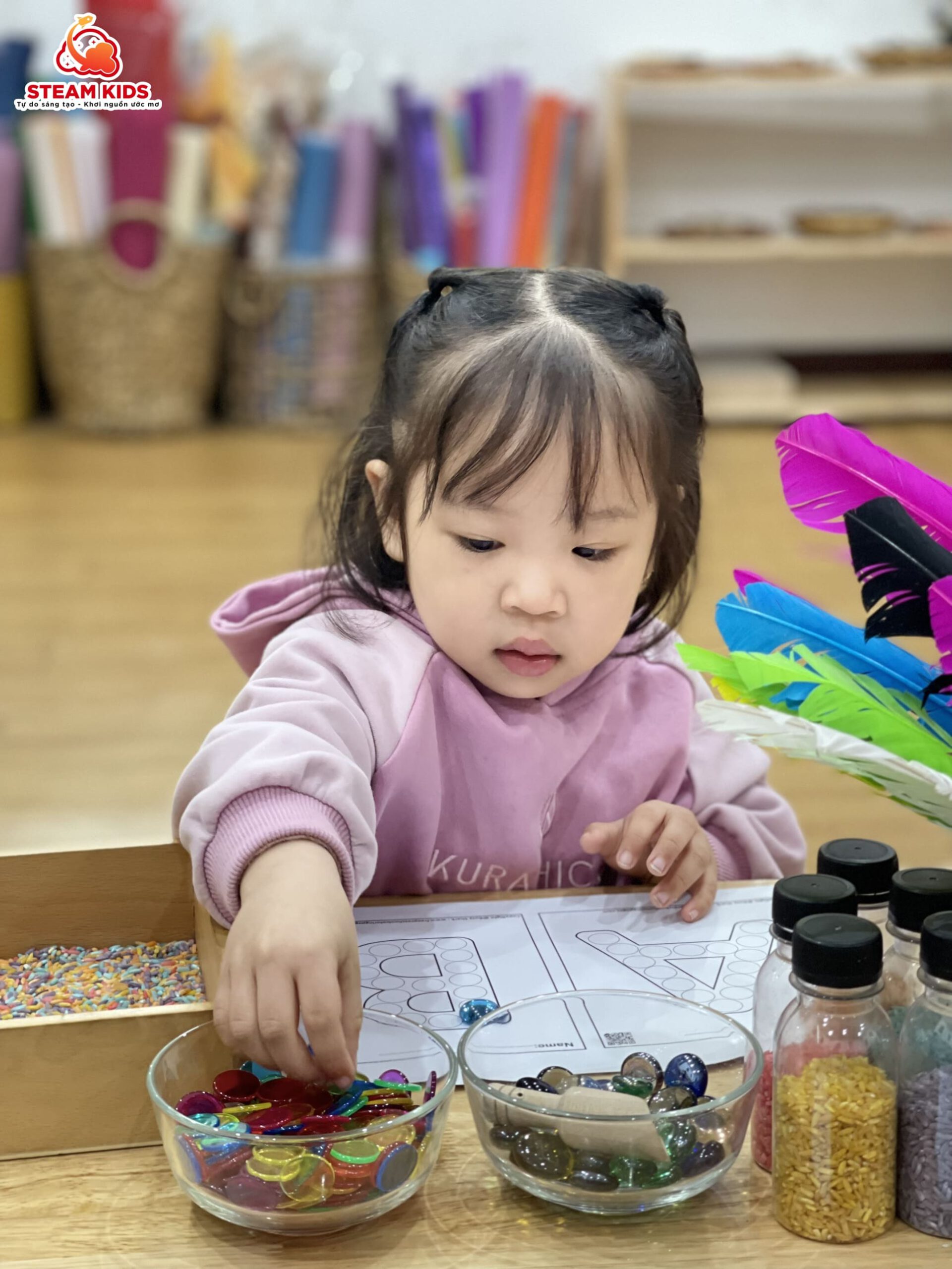 HOẠT ĐỘNG REGGIO SÁNG TẠO CHỮ CÁI - Trường Mầm Non STEAM KIDS