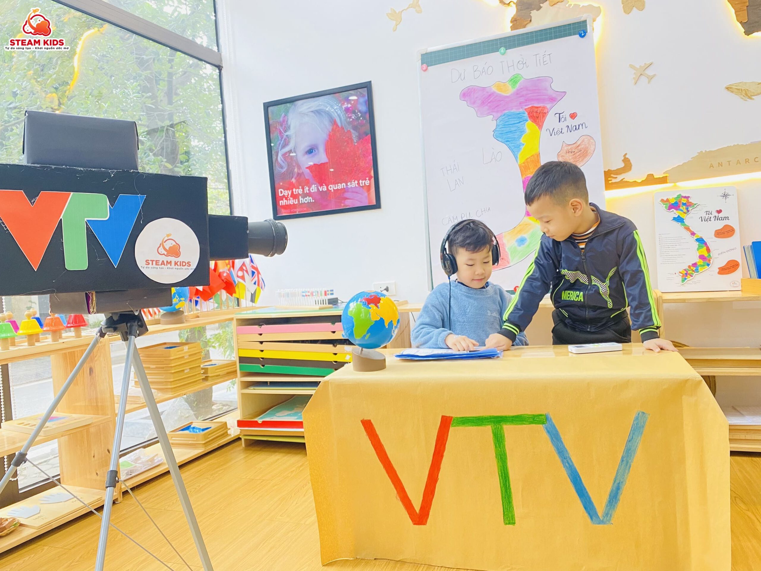 HOẠT ĐỘNG TRẢI NGHIỆM: BÉ LÀM BIÊN TẬP VIÊN HOẠT ĐỘNG TRẢI NGHIỆM: BÉ LÀM BIÊN TẬP VIÊN - Trường Mầm Non STEAM KIDS