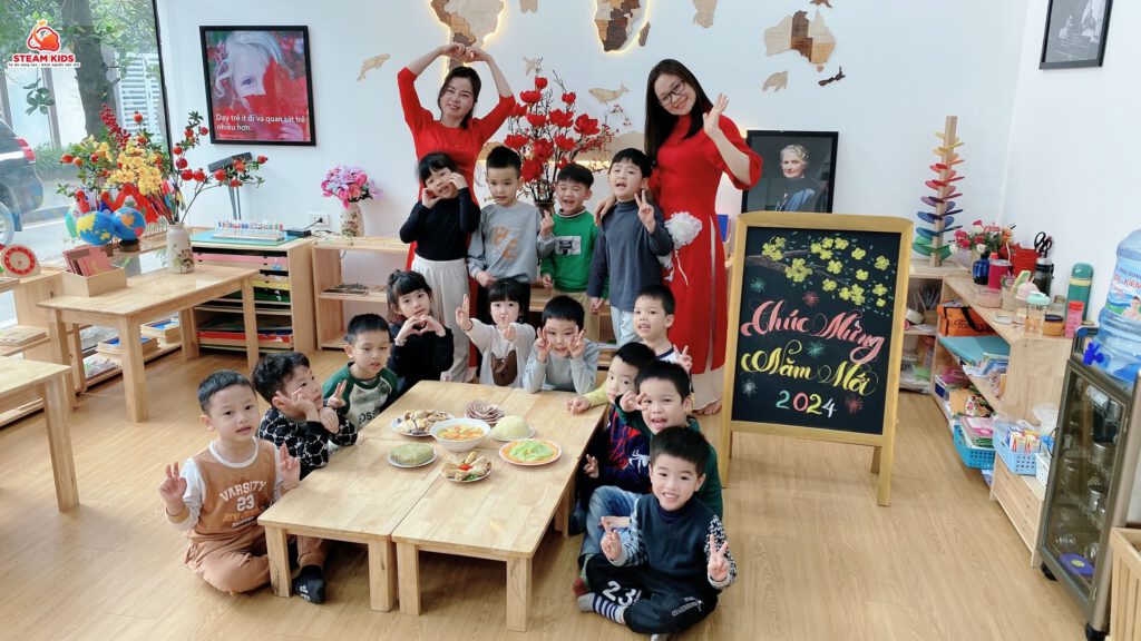 SUM VẦY BỮA CƠM TẤT NIÊN CUỐI NĂM - Trường Mầm Non STEAM KIDS