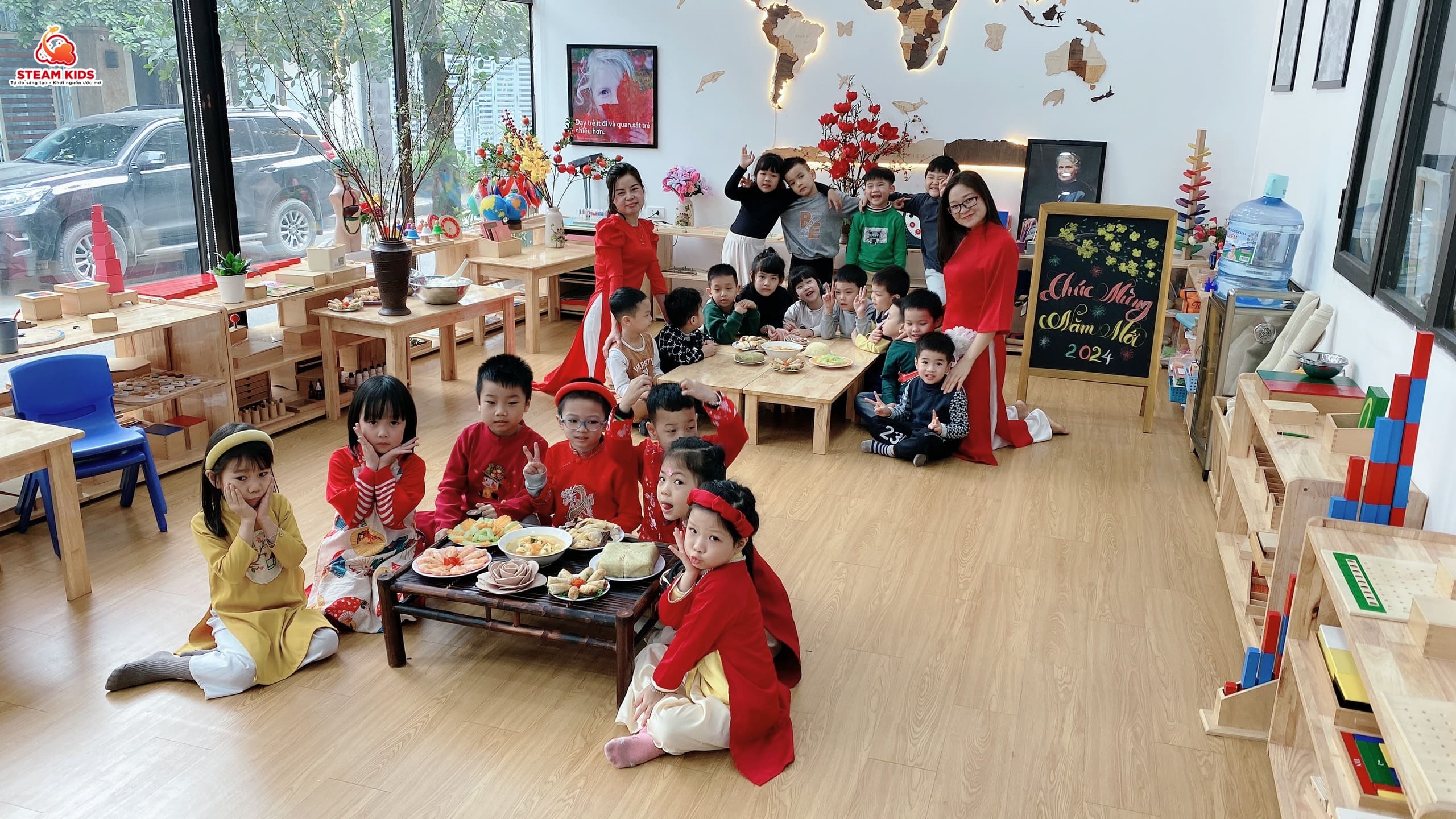 SUM VẦY BỮA CƠM TẤT NIÊN CUỐI NĂM - Trường Mầm Non STEAM KIDS