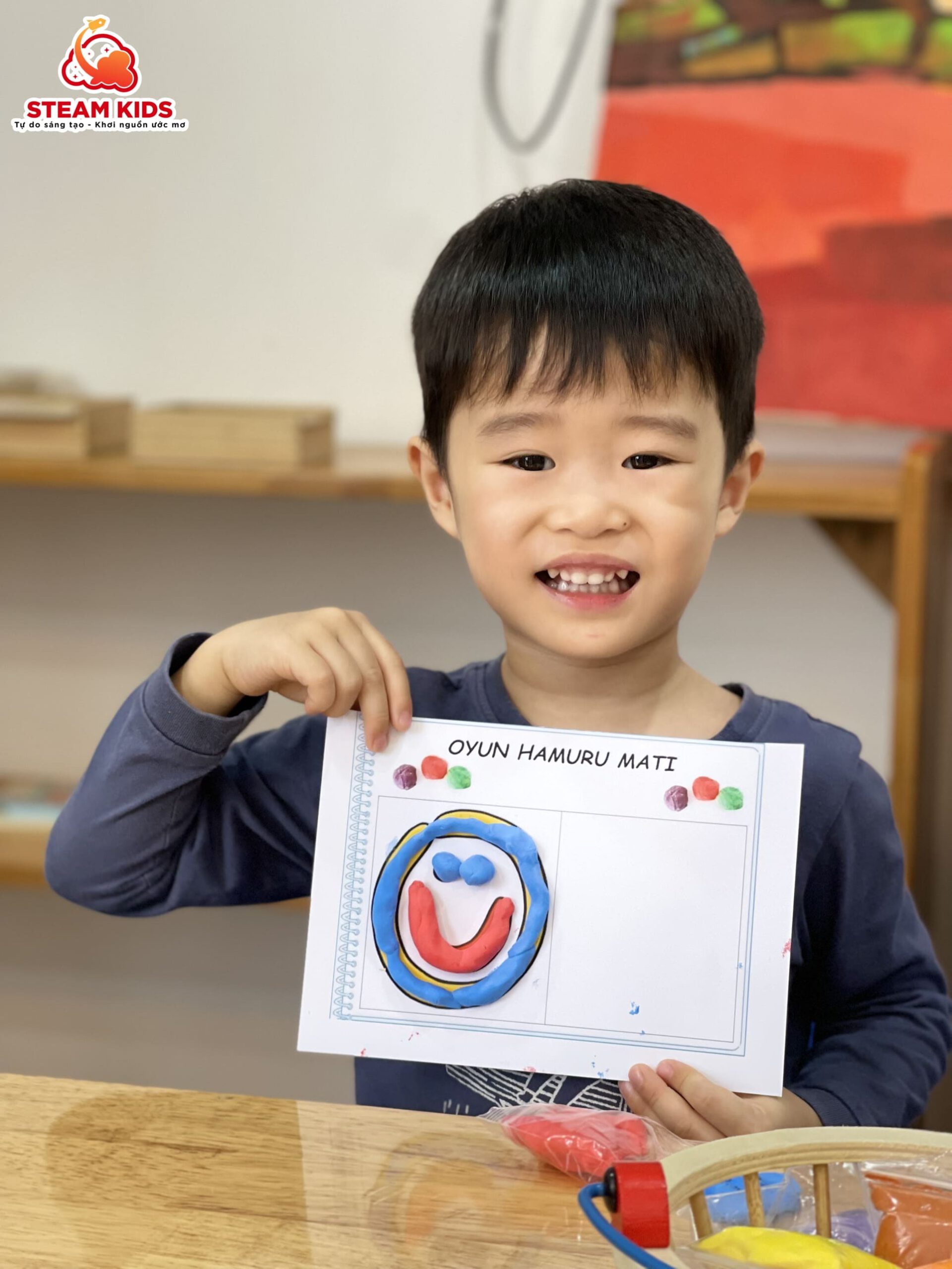 REGGIO: SÁNG TẠO VỚI ĐẤT SÉT KHÔ REGGIO: SÁNG TẠO VỚI ĐẤT SÉT KHÔ - Trường Mầm Non STEAM KIDS