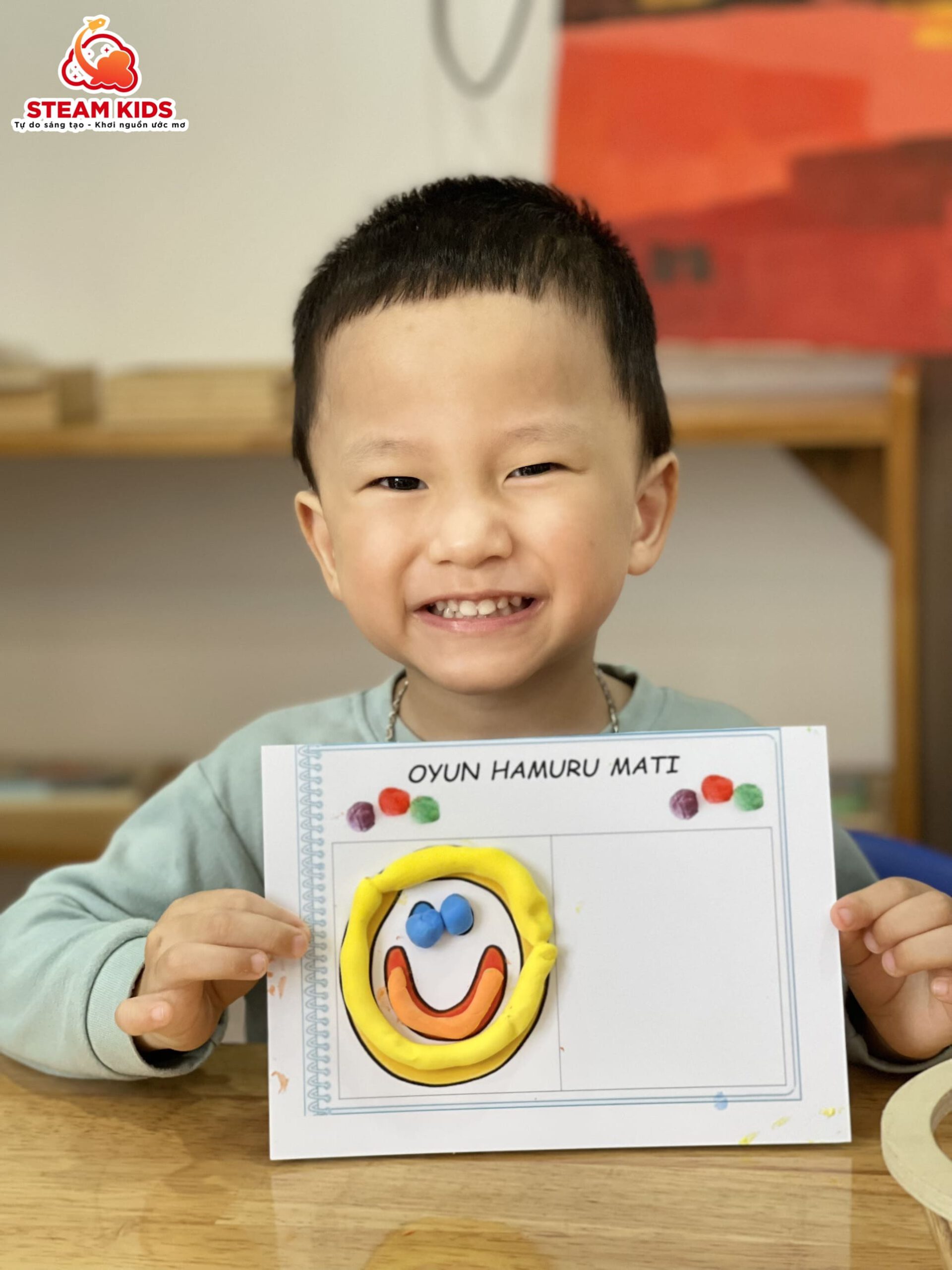 REGGIO: SÁNG TẠO VỚI ĐẤT SÉT KHÔ REGGIO: SÁNG TẠO VỚI ĐẤT SÉT KHÔ - Trường Mầm Non STEAM KIDS
