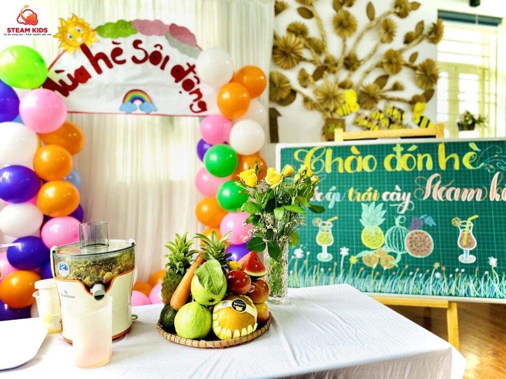 CHÀO ĐÓN HÈ SÔI ĐỘNG CÙNG NƯỚC ÉP TRÁI CÂY CHÀO ĐÓN HÈ SÔI ĐỘNG CÙNG NƯỚC ÉP TRÁI CÂY - Trường Mầm Non STEAM KIDS