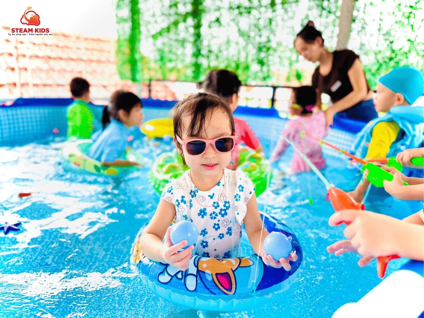 WELCOME TO STEAMKIDS' SWIMMING POOL WELCOME TO STEAMKIDS' SWIMMING POOL - Trường Mầm Non STEAM KIDS