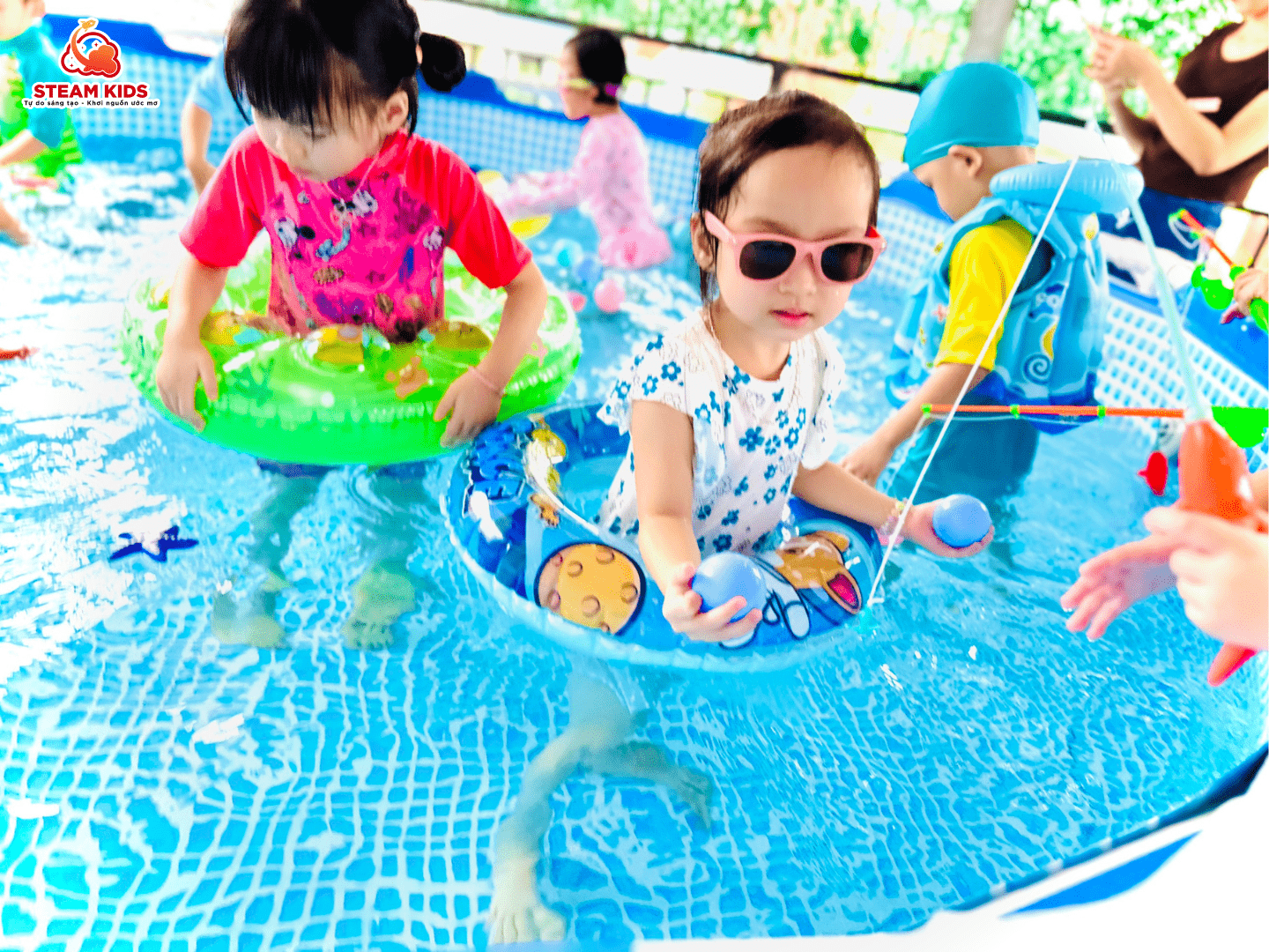 WELCOME TO STEAMKIDS' SWIMMING POOL WELCOME TO STEAMKIDS' SWIMMING POOL - Trường Mầm Non STEAM KIDS