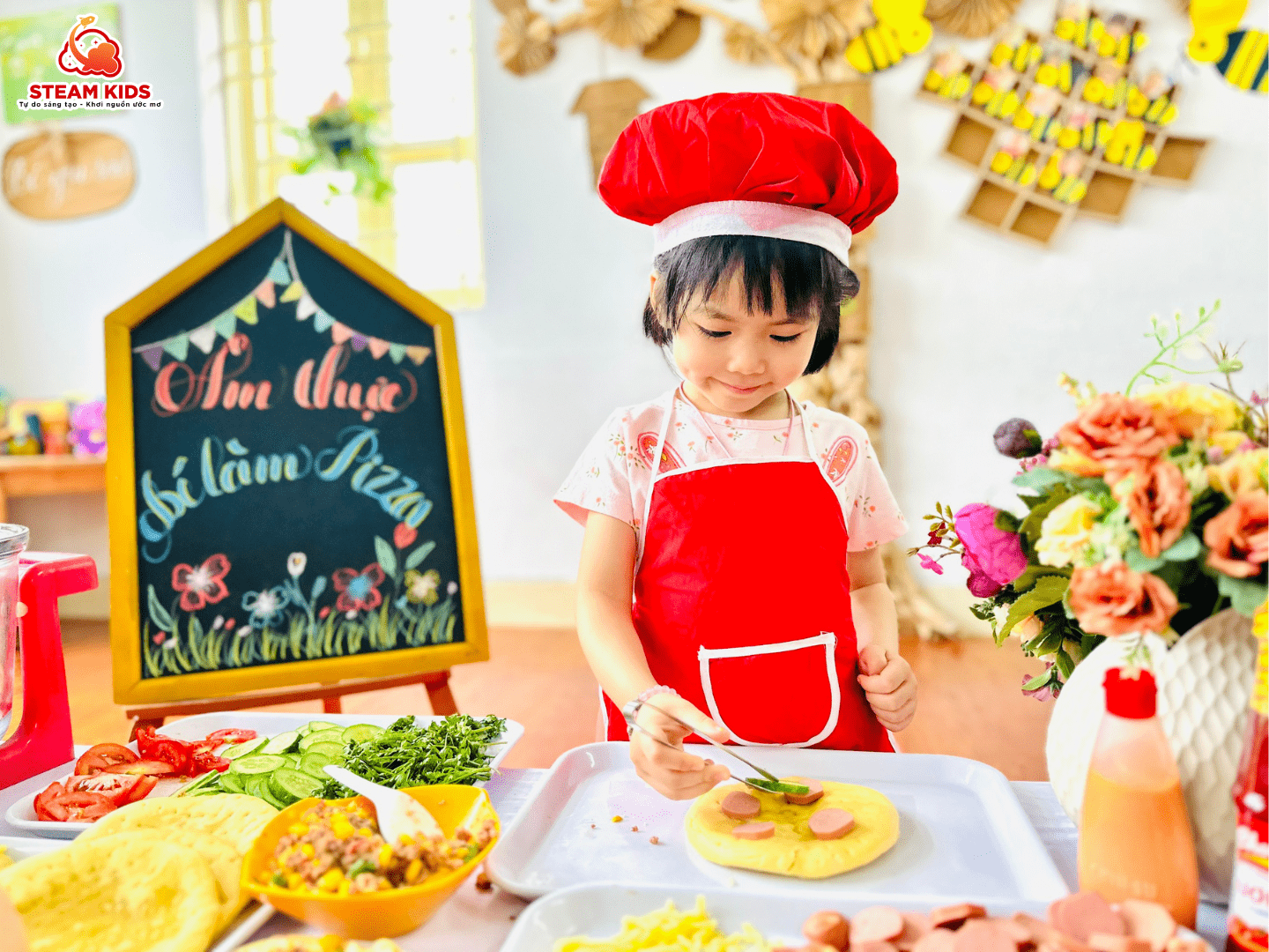 HOẠT ĐỘNG TRẢI NGHIỆM: “BÉ LÀM BÁNH PIZZA” HOẠT ĐỘNG TRẢI NGHIỆM: “BÉ LÀM BÁNH PIZZA” - Trường Mầm Non STEAM KIDS