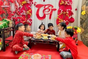 BỮA TIỆC TẤT NIÊN CUỐI NĂM - MẦM NON STEAM KIDS - Trường Mầm Non STEAM KIDS