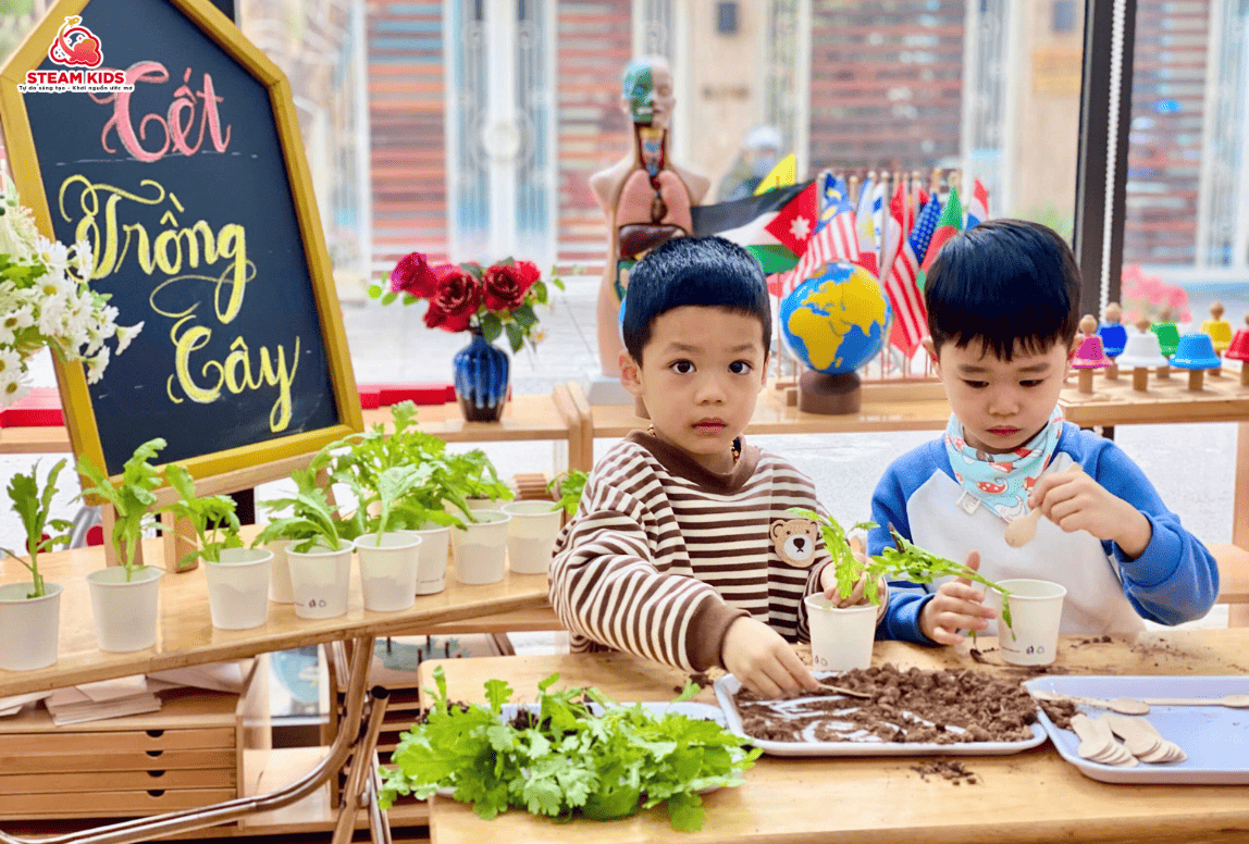 TRẢI NGHIỆM TRỒNG CÂY MÙA XUÂN CÙNG STEAM 16 - Trường Mầm Non STEAM KIDS