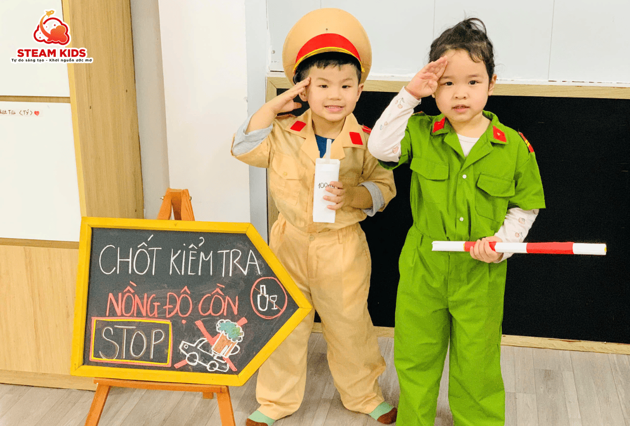 TIỂU PHẨM: TRẢI NGHIỆM AN TOÀN GIAO THÔNG - STEAM 5 - Trường Mầm Non STEAM KIDS