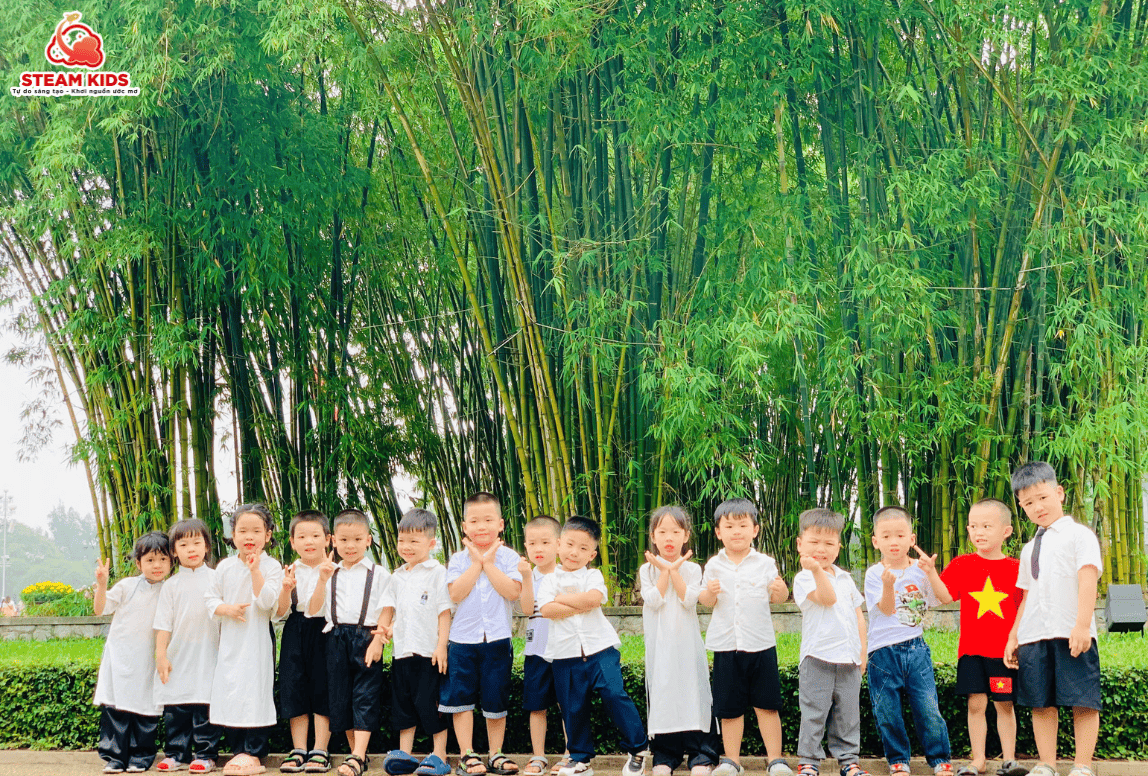 KỈ NIỆM THĂM LĂNG BÁC HỒ CHÀO ĐÓN ĐẠI LỄ 30/4 CÙNG EM BÉ STEAM KIDS KỈ NIỆM THĂM LĂNG BÁC HỒ CHÀO ĐÓN ĐẠI LỄ 30/4 CÙNG EM BÉ STEAM KIDS - Trường Mầm Non STEAM KIDS