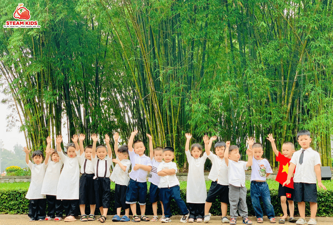 KỈ NIỆM THĂM LĂNG BÁC HỒ CHÀO ĐÓN ĐẠI LỄ 30/4 CÙNG EM BÉ STEAM KIDS - Trường Mầm Non STEAM KIDS