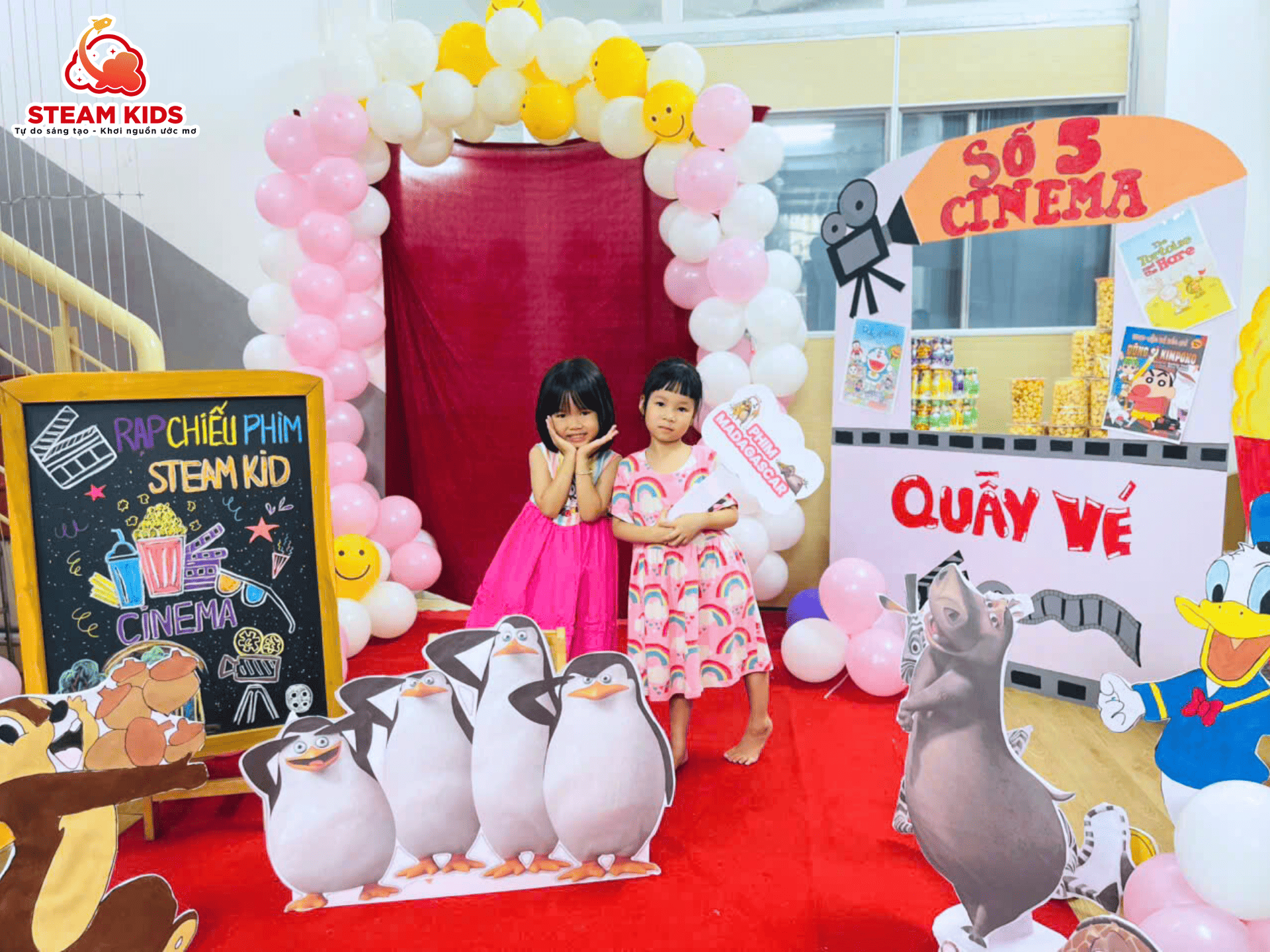 RẠP CHIẾU PHIM STEAM KIDS – TRẢI NGHIỆM TUỔI THƠ ĐÁNG YÊU VÀ ĐÁNG NHỚ! RẠP CHIẾU PHIM STEAM KIDS – TRẢI NGHIỆM TUỔI THƠ ĐÁNG YÊU VÀ ĐÁNG NHỚ! - Trường Mầm Non STEAM KIDS