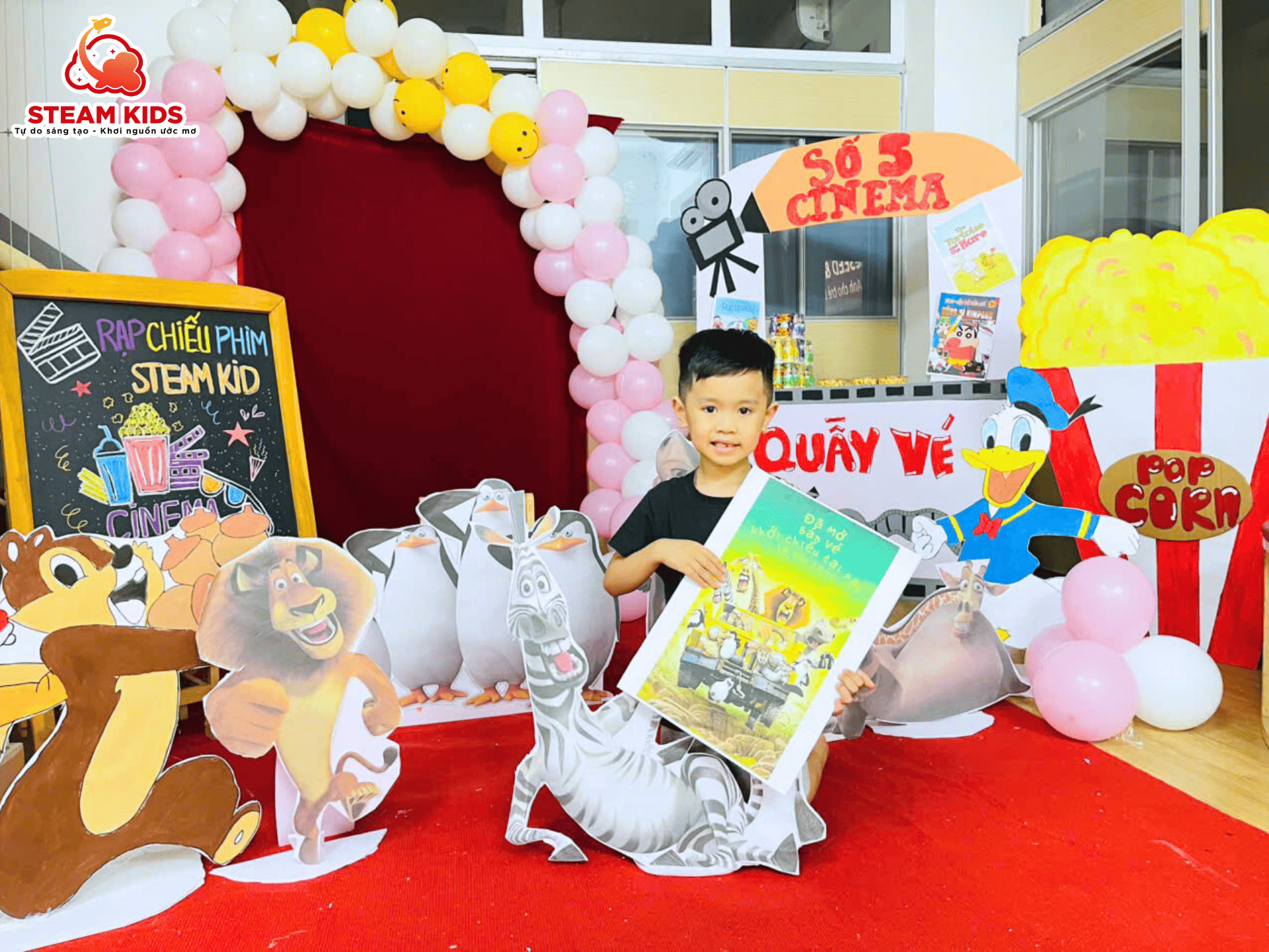 RẠP CHIẾU PHIM STEAM KIDS – TRẢI NGHIỆM TUỔI THƠ ĐÁNG YÊU VÀ ĐÁNG NHỚ! RẠP CHIẾU PHIM STEAM KIDS – TRẢI NGHIỆM TUỔI THƠ ĐÁNG YÊU VÀ ĐÁNG NHỚ! - Trường Mầm Non STEAM KIDS