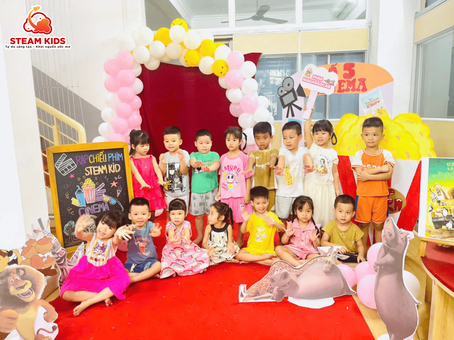 RẠP CHIẾU PHIM STEAM KIDS – TRẢI NGHIỆM TUỔI THƠ ĐÁNG YÊU VÀ ĐÁNG NHỚ! - Trường Mầm Non STEAM KIDS