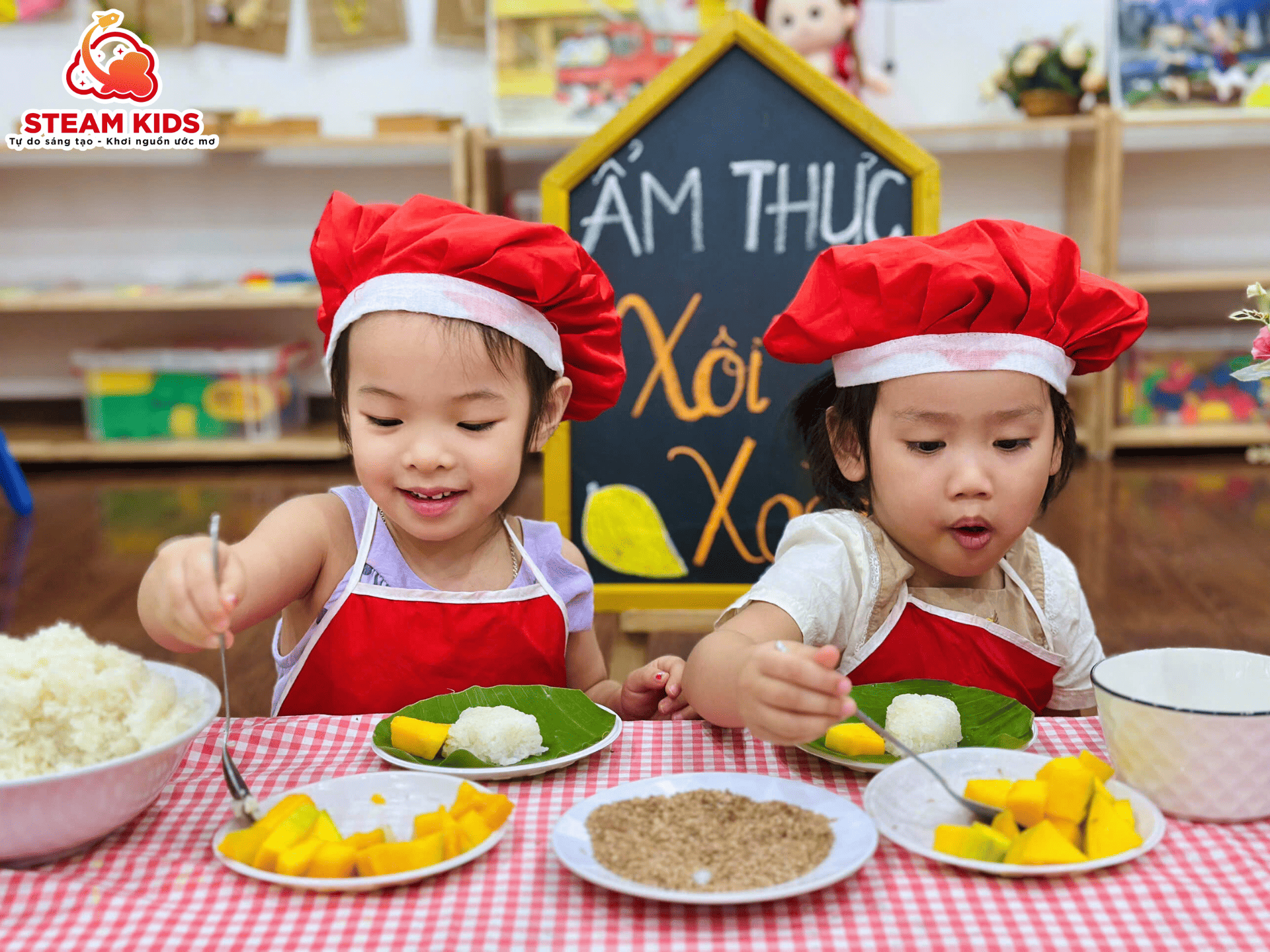 CÙNG BÉ LÀM MÓN XÔI XOÀI NGON TUYỆT - Trường Mầm Non STEAM KIDS