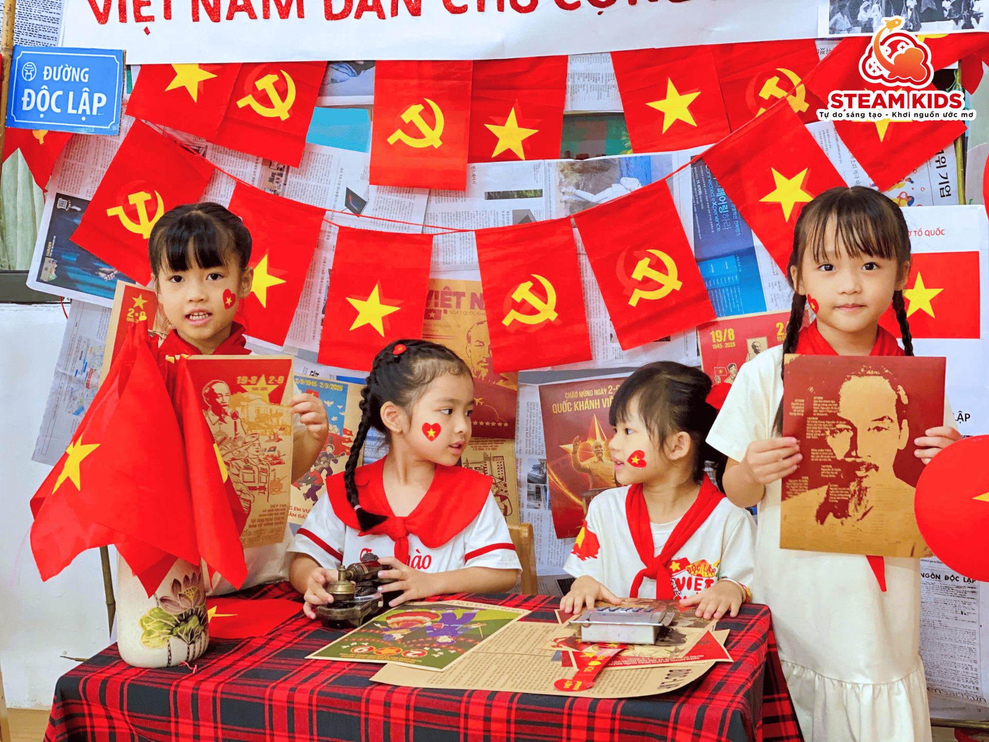 TƯNG BỪNG HOẠT ĐỘNG HƯỞNG ỨNG NGÀY QUỐC KHÁNH 02/09 TẠI MẦM NON STEAM KIDS - Trường Mầm Non STEAM KIDS